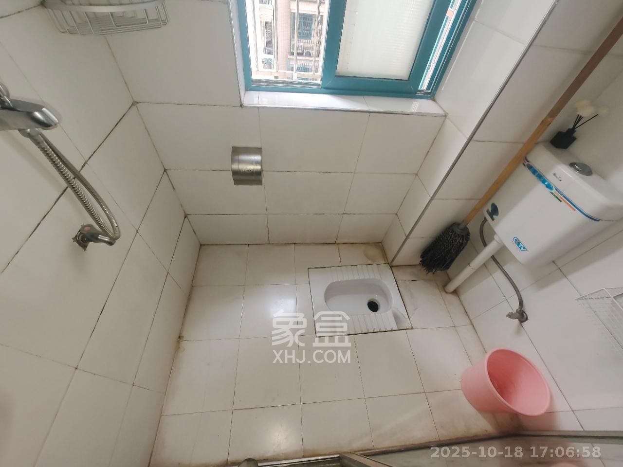 蝴蝶谷  1室1厅1卫    1100.0元/月室内图