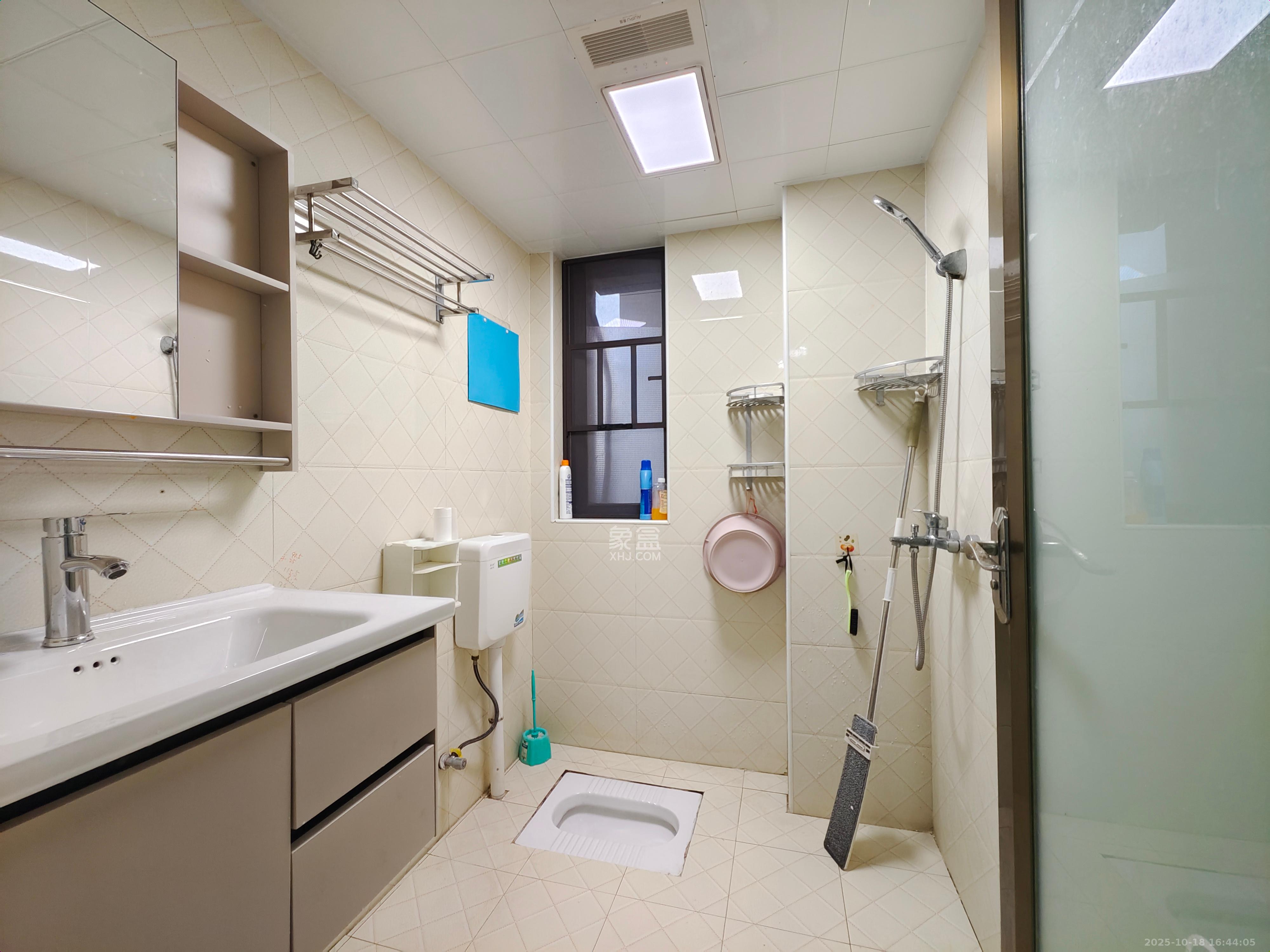 保利西海岸B区  3室2厅1卫    3000.0元/月室内图