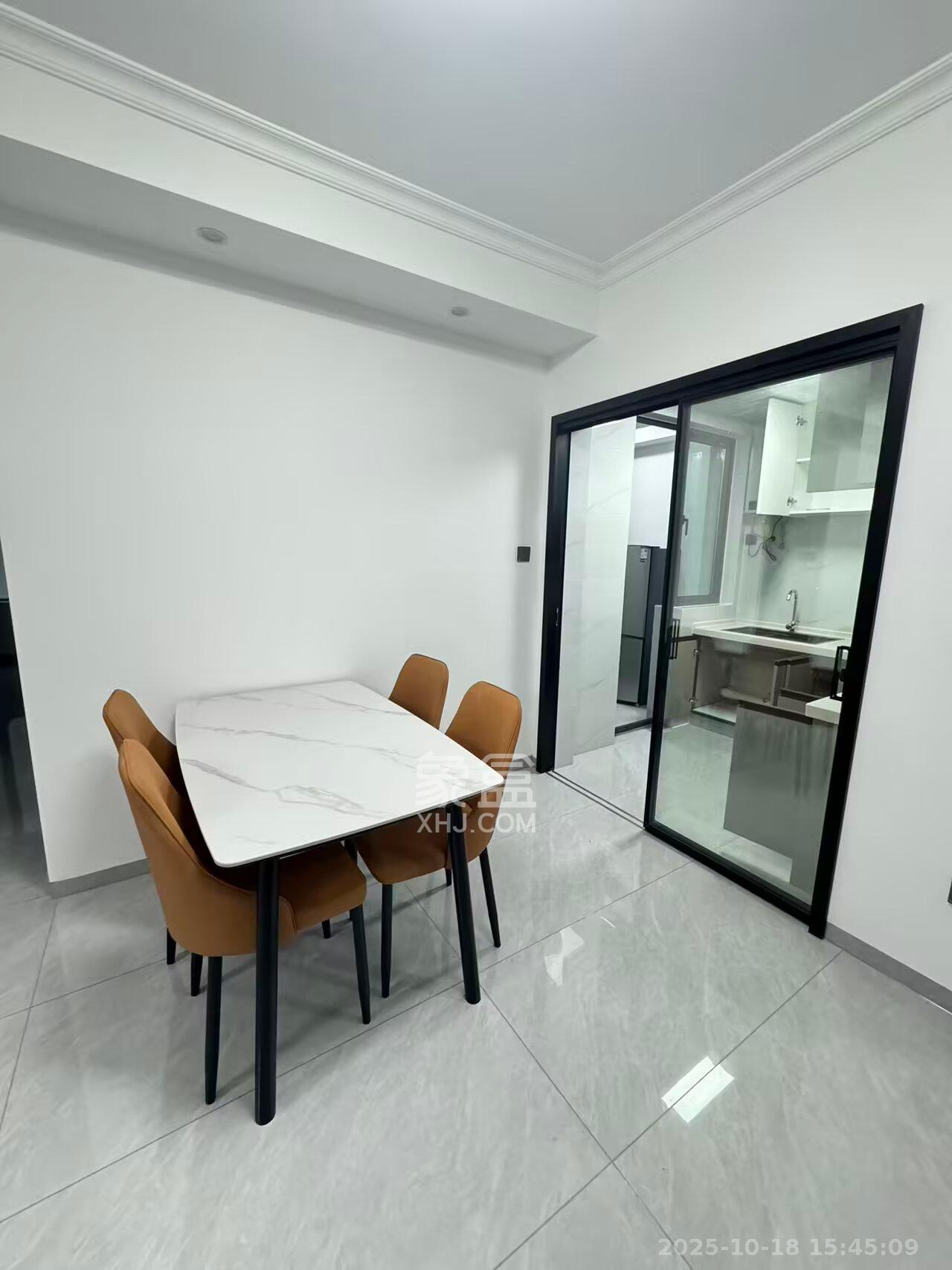 惟智园安置小区  2室2厅1卫    2000.0元/月 惟智园安置小区  2室2厅1卫    2000.0元/月室内图1