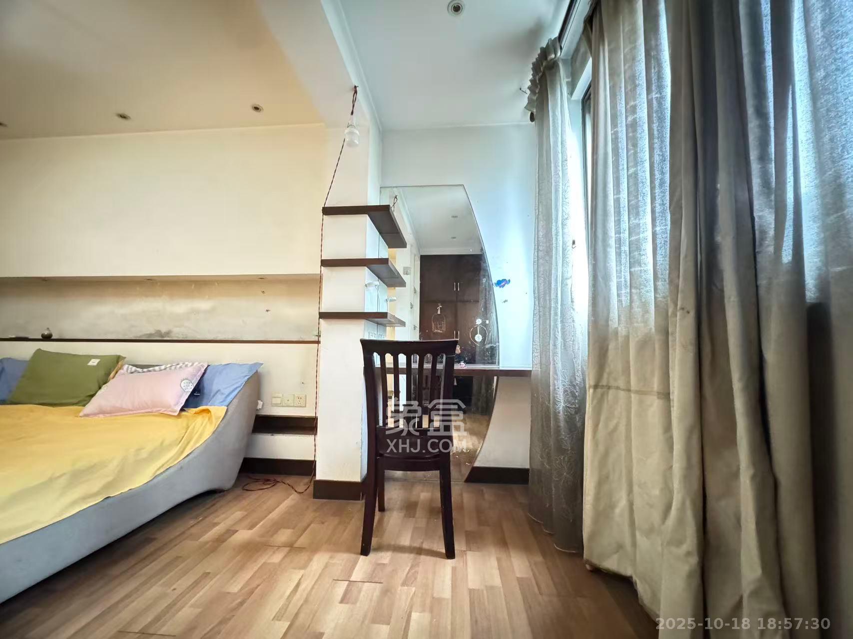 省工商局宿舍  3室2厅2卫    2000.0元/月室内图