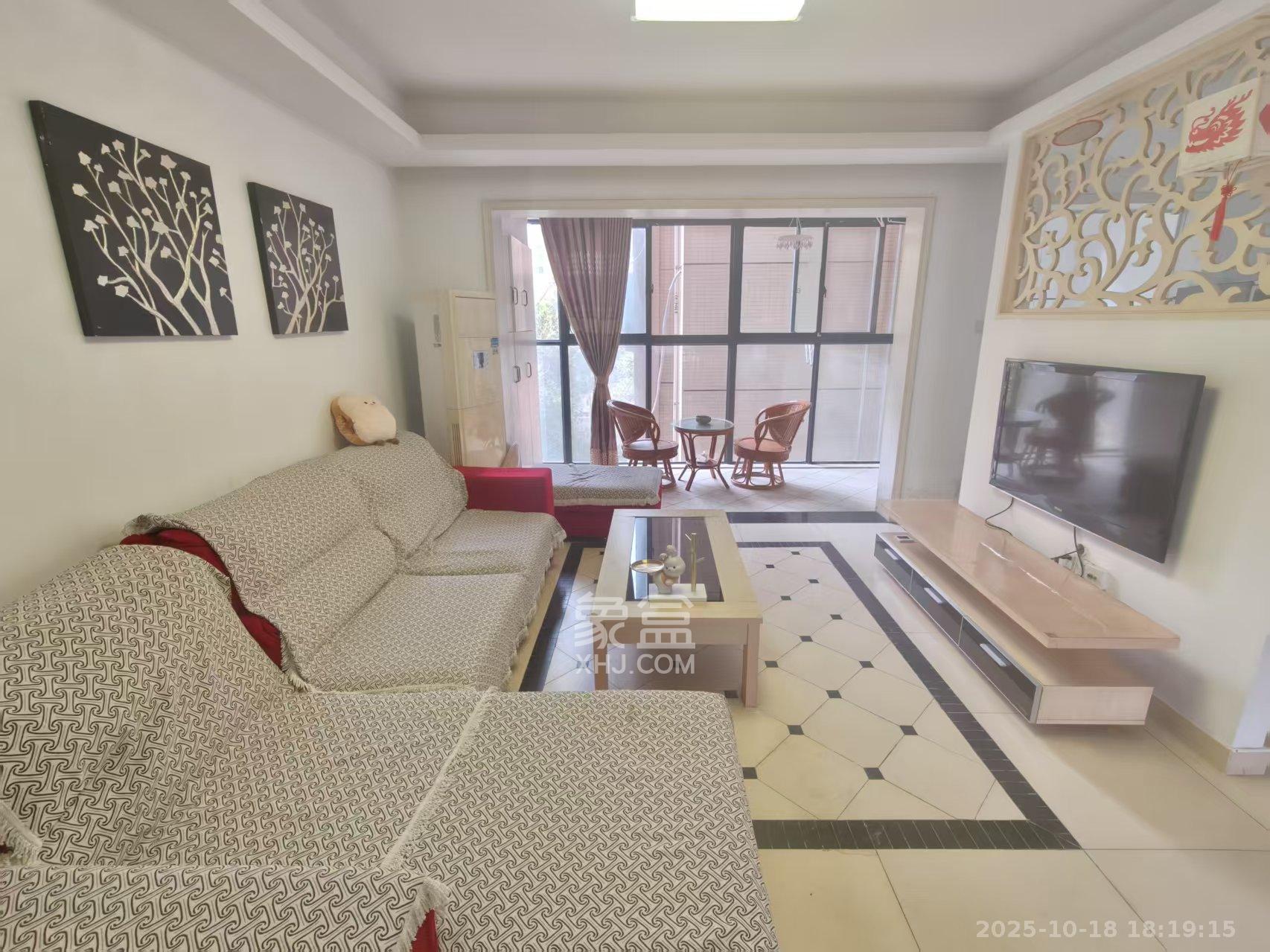 保利花园  3室2厅2卫    2500.0元/月