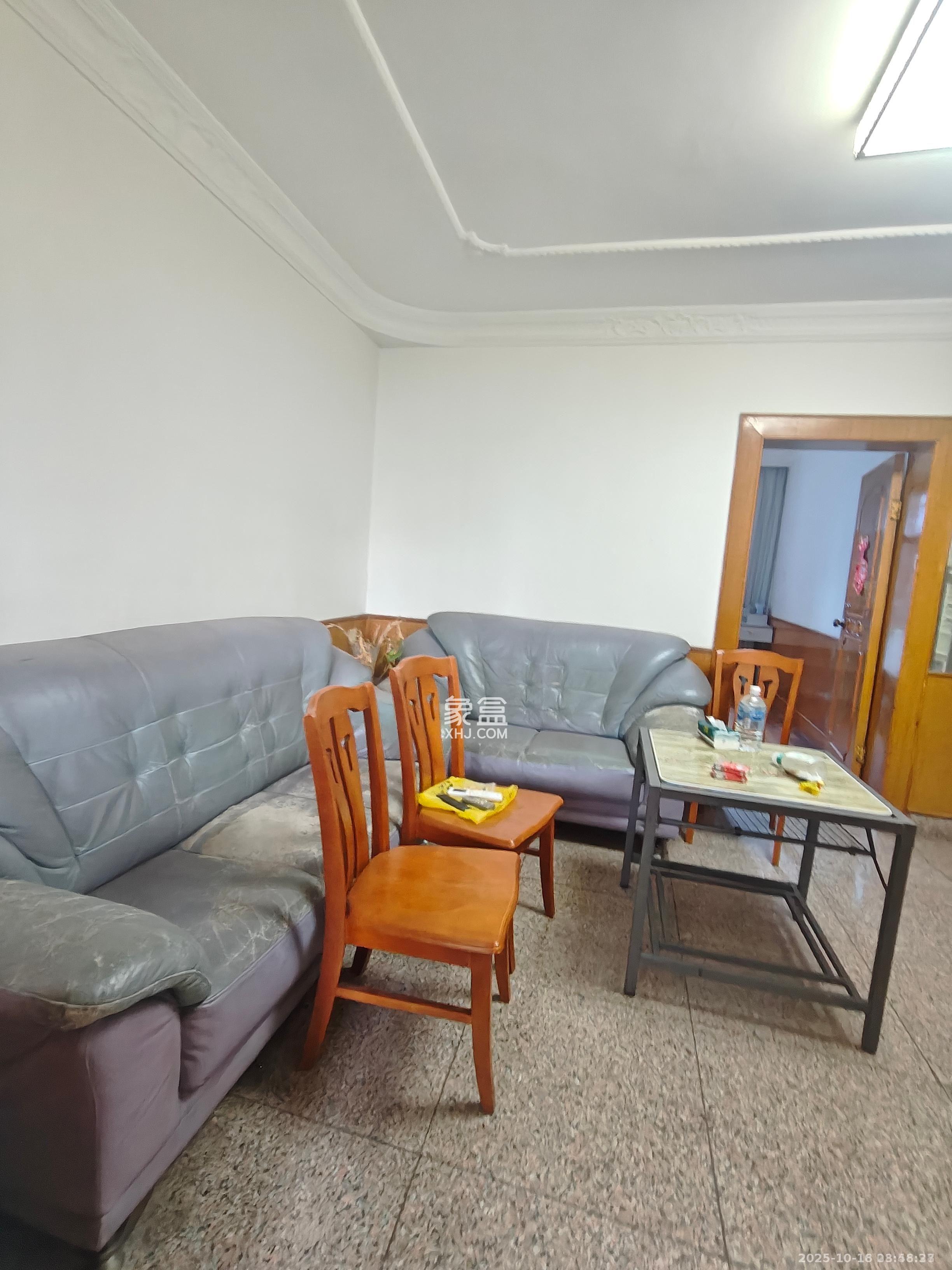 安泰新村 1室2厅1卫 1700.0元/月 安泰新村 1室2厅1卫 1700.0元/月室内图