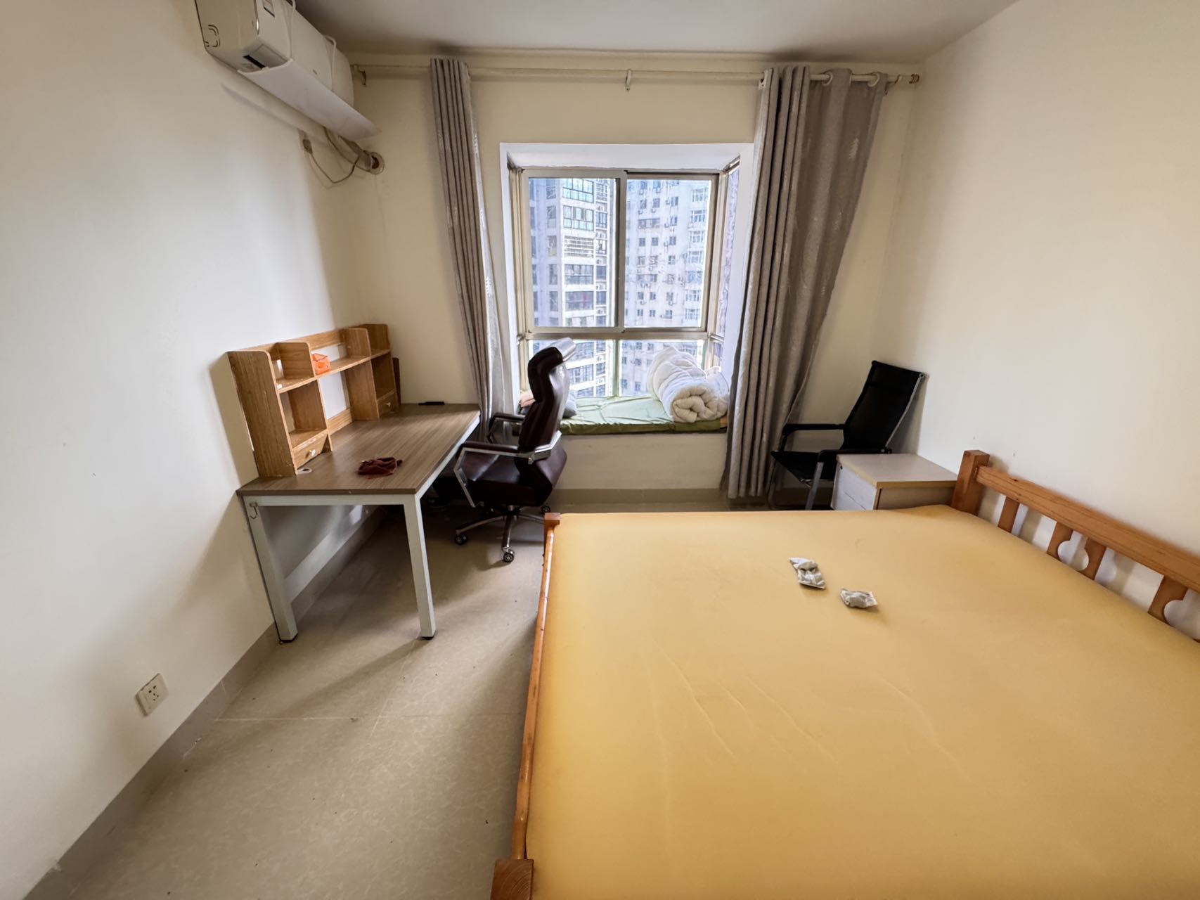 晋联大厦  1室1厅1卫    1800.0元/月室内图