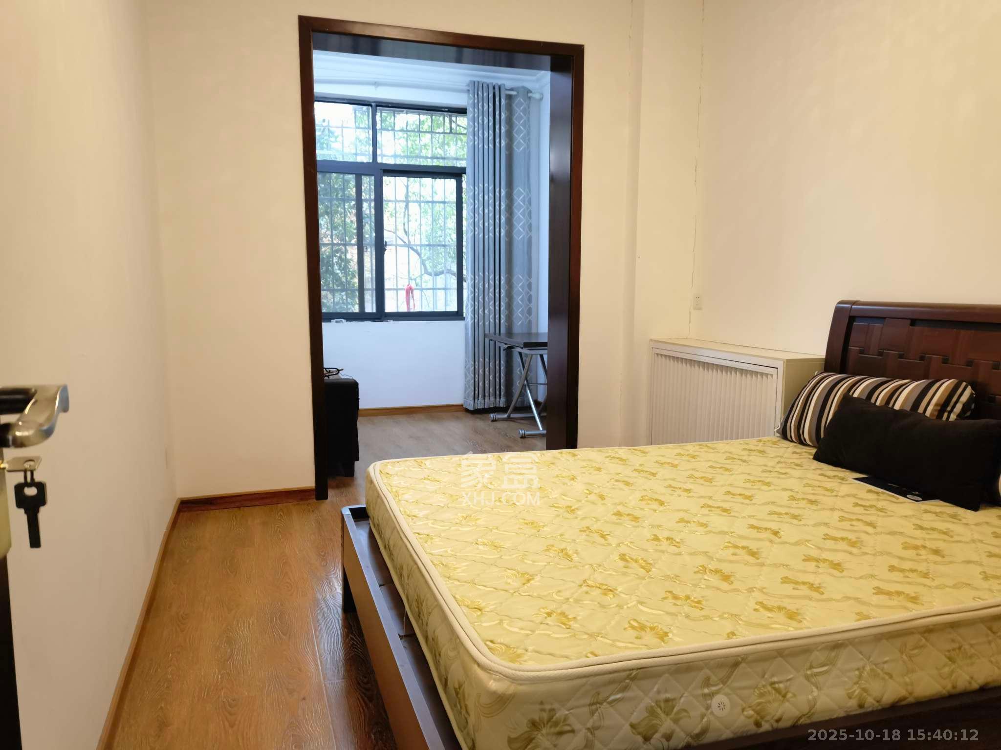 省政府机关梓园住宅区  2室2厅1卫    2800.0元/月 省政府机关梓园住宅区  2室2厅1卫    2800.0元/月室内图