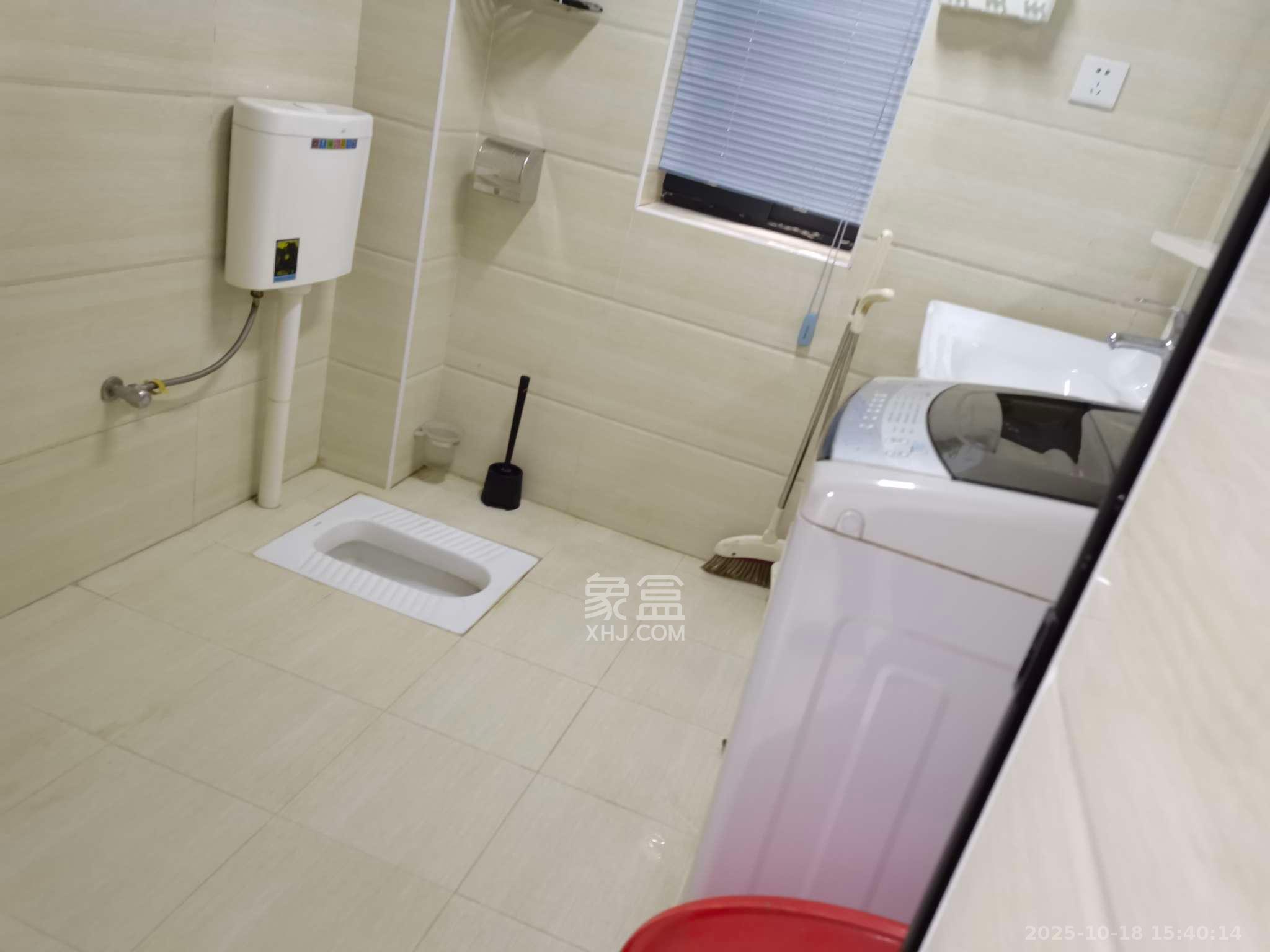 省政府机关梓园住宅区  2室2厅1卫    2800.0元/月 省政府机关梓园住宅区  2室2厅1卫    2800.0元/月室内图