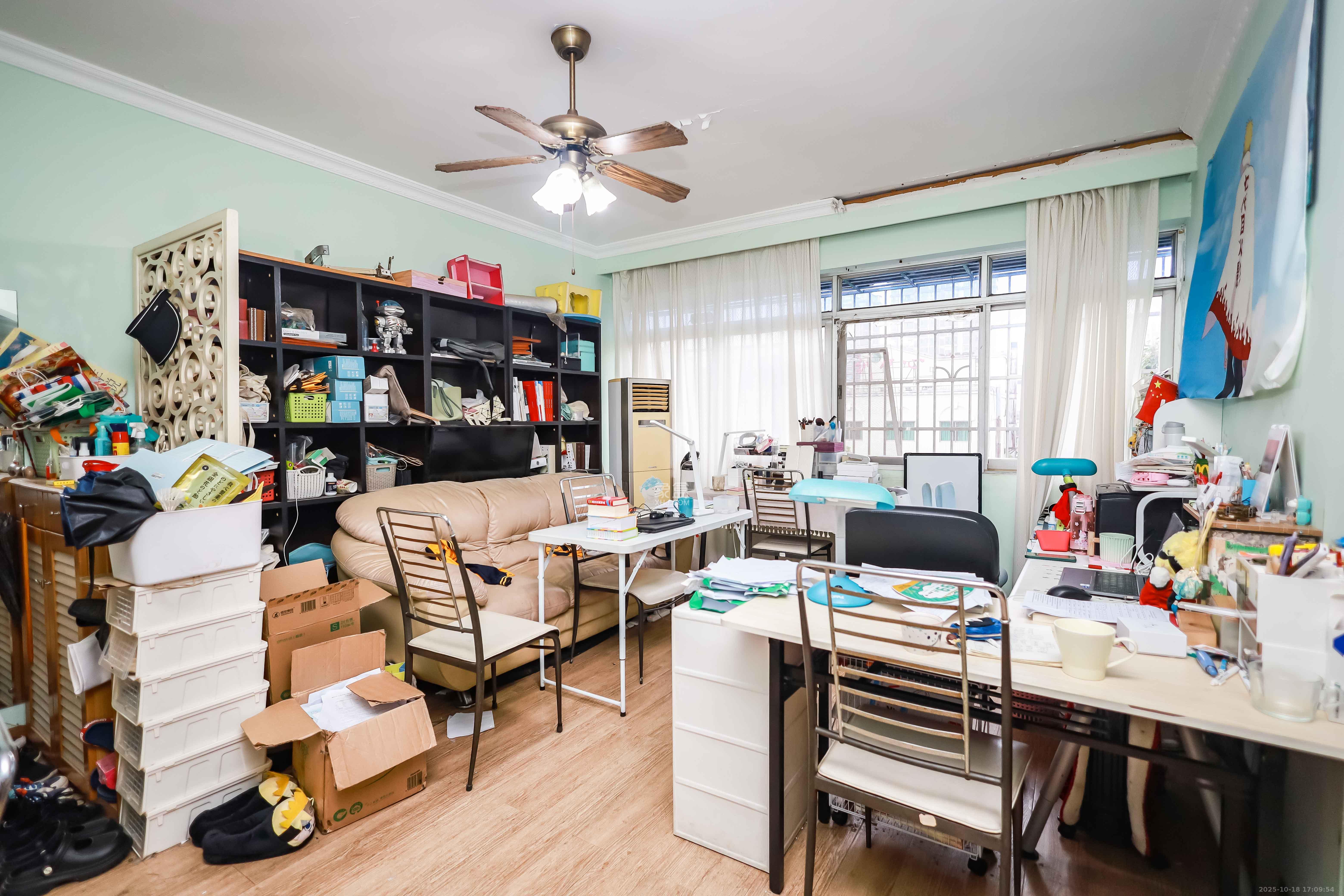 丽臣小区  2室2厅1卫    52.8万客厅