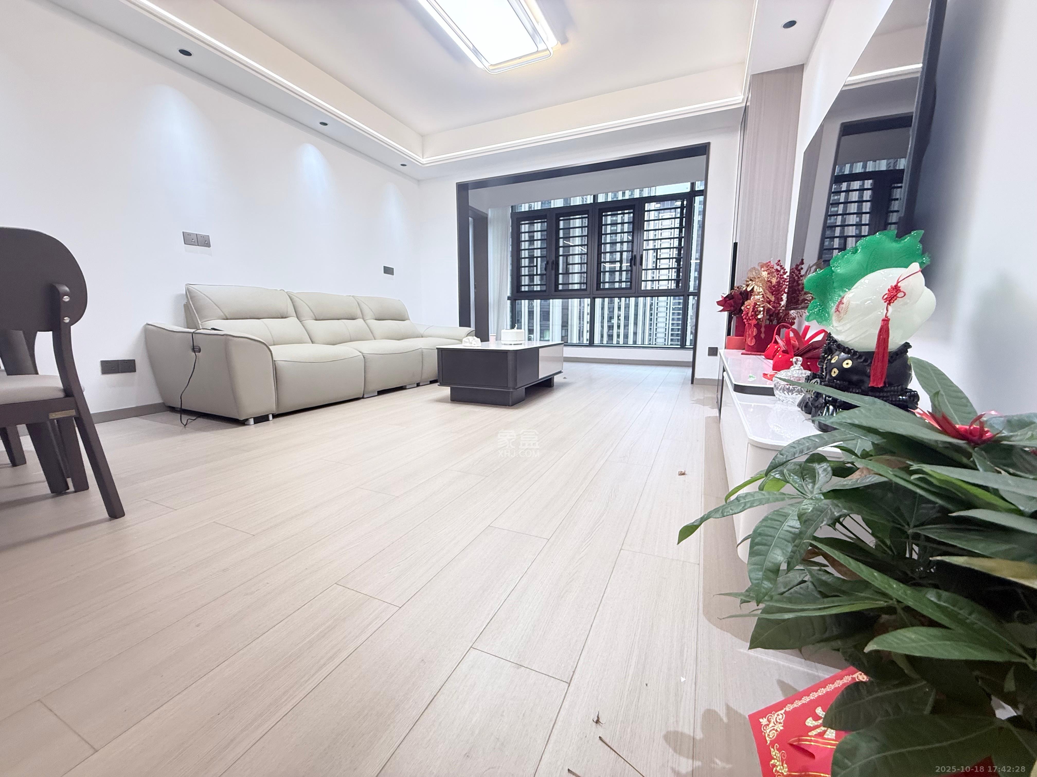 绿地之窗 3室1厅1卫 3200.0元/月 绿地之窗 3室1厅1卫 3200.0元/月室内图