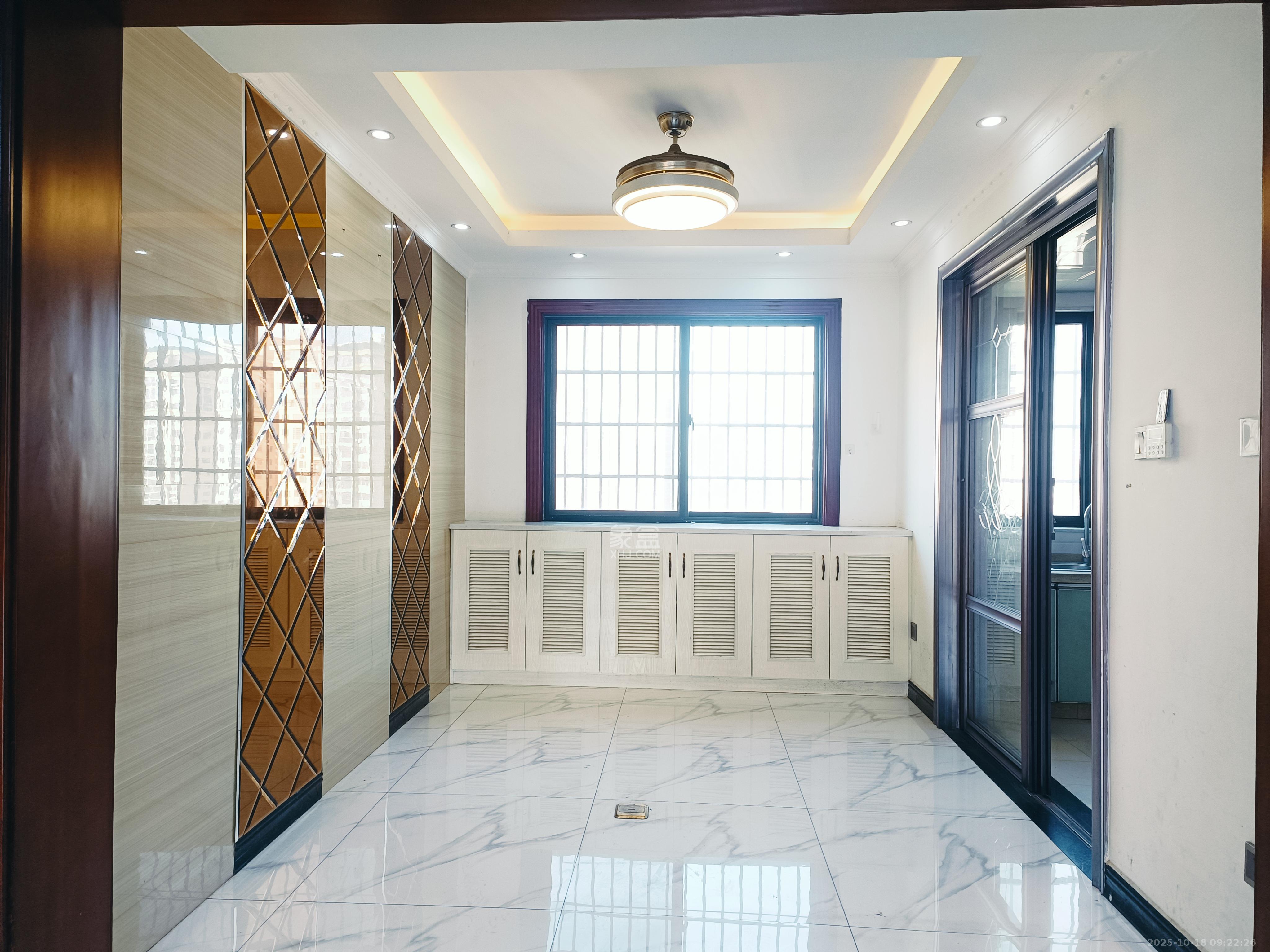 海德公园  4室2厅2卫    2500.0元/月 海德公园  4室2厅2卫    2500.0元/月室内图