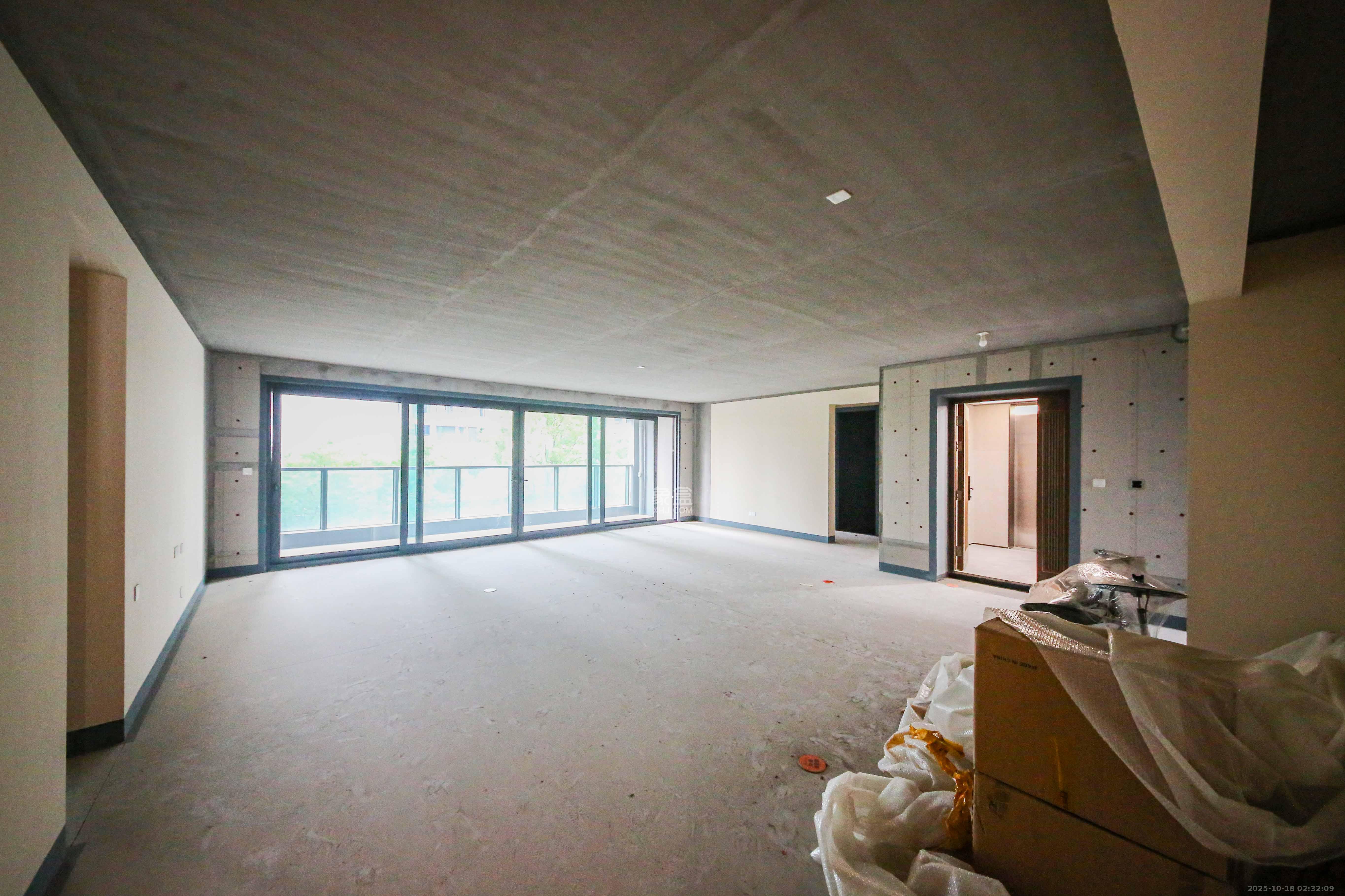 长沙润府A区 4室2厅2卫 349.0万 长沙润府A区 4室2厅2卫 349.0万客厅