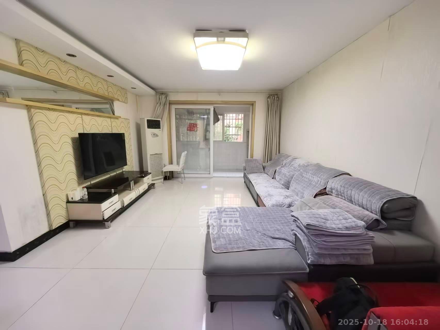 龙吉湾小区(龙瑞尚苑) 3室2厅1卫 1800.0元/月 龙吉湾小区(龙瑞尚苑) 3室2厅1卫 1800.0元/月室内图