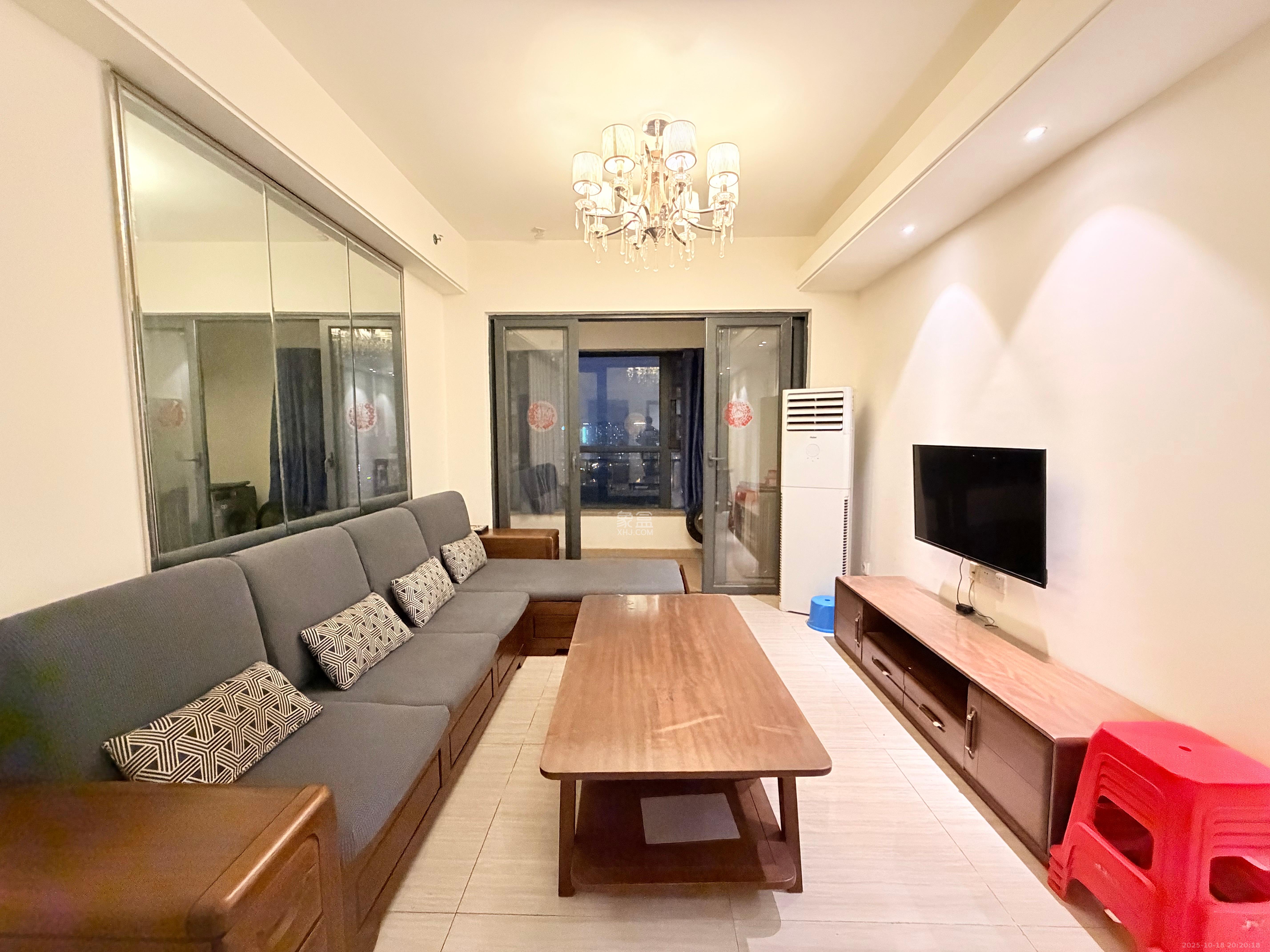 恒大国际广场  2室2厅1卫    2600.0元/月室内图1