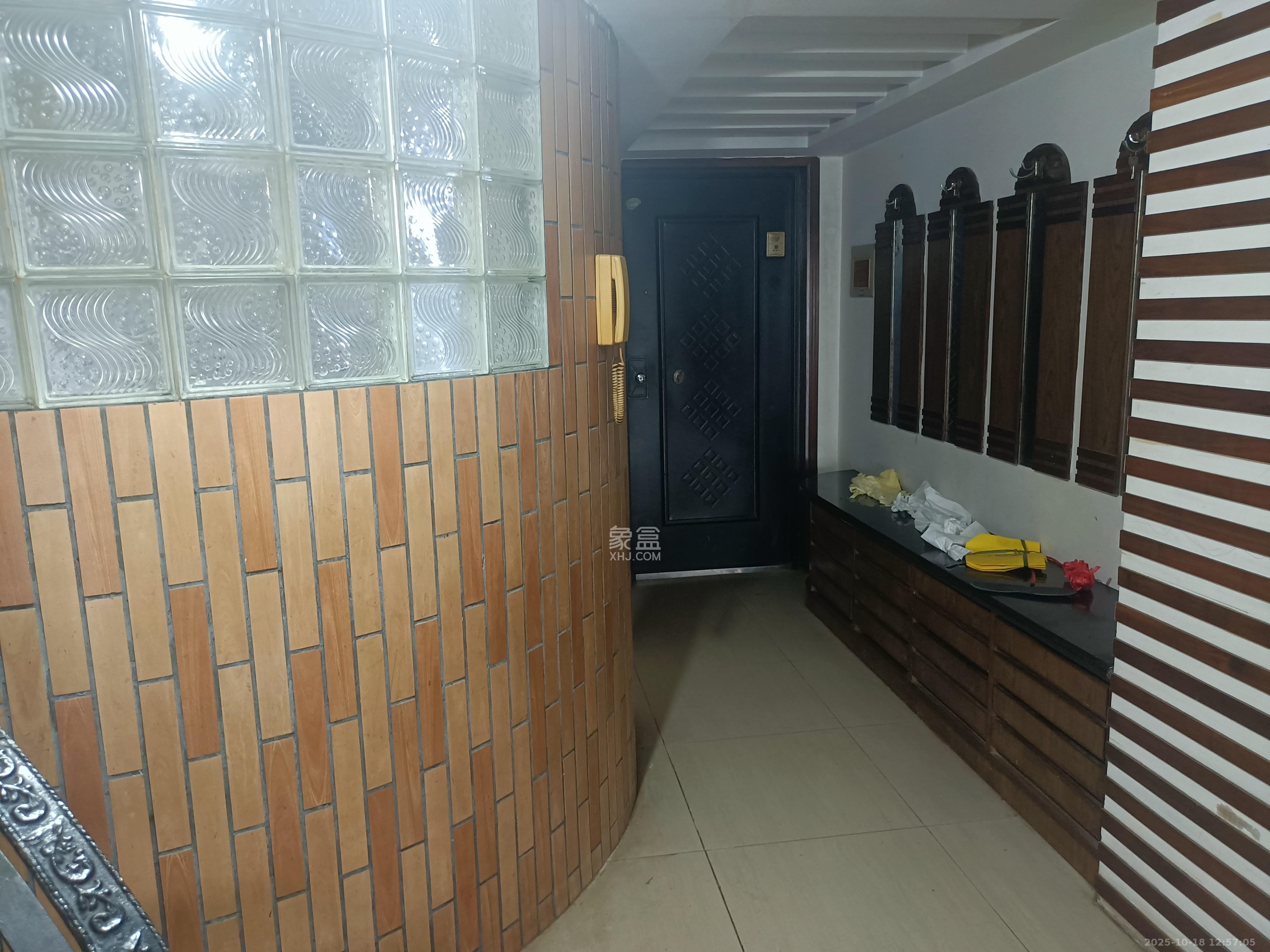 城市经典  2室2厅1卫    3200.0元/月 城市经典  2室2厅1卫    3200.0元/月室内图