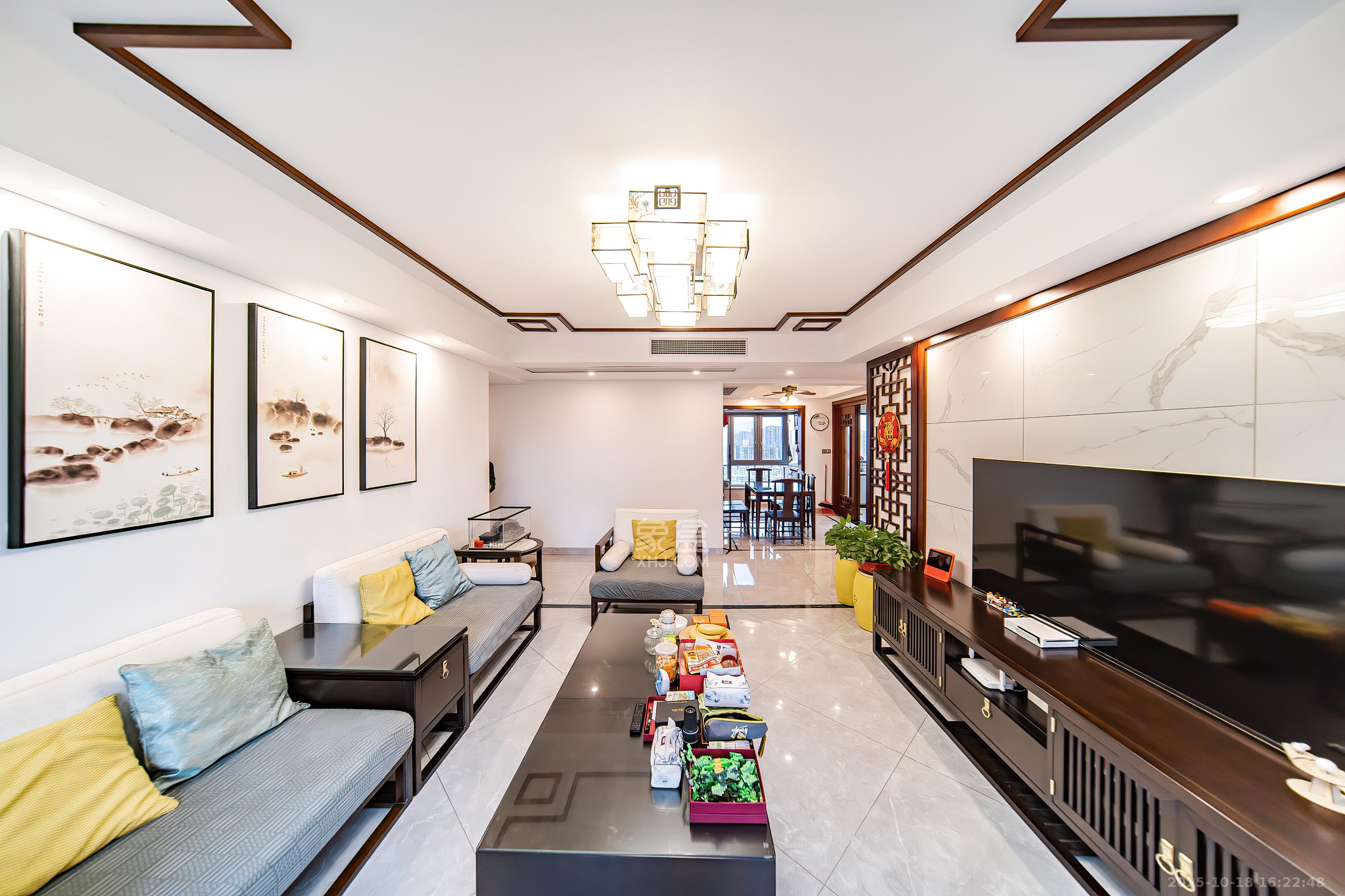 湘熙水郡（观澜海赋家园）  4室2厅2卫    180.0万客厅