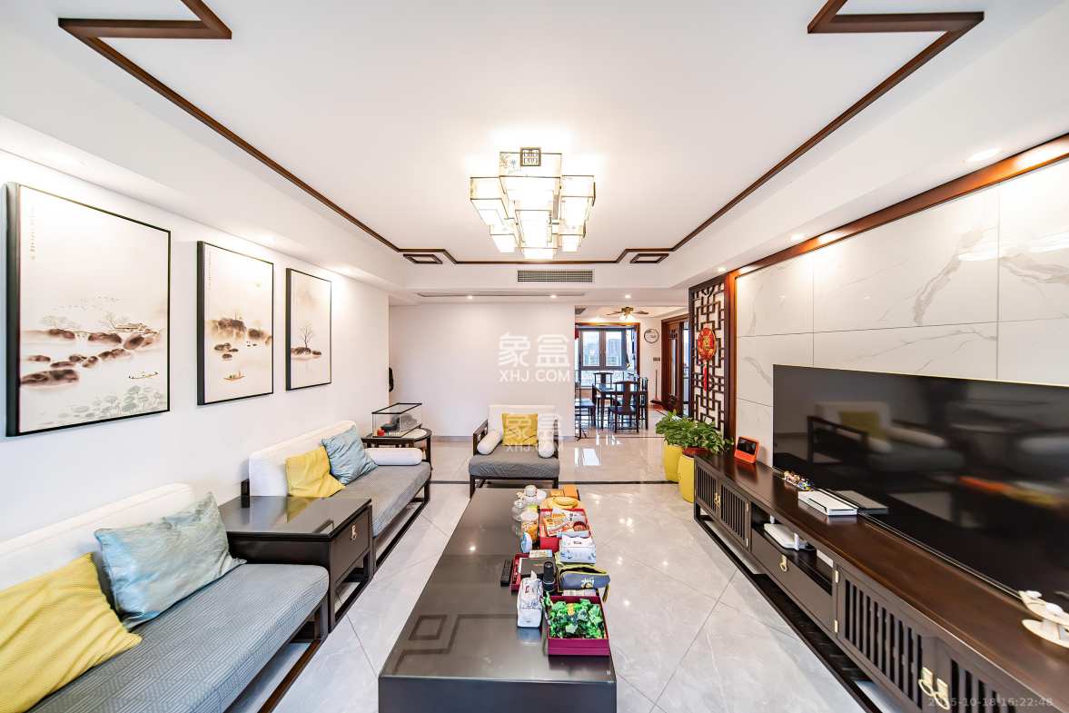 湘熙水郡(观澜海赋家园) 4室2厅2卫 180.0万 湘熙水郡(观澜海赋家园) 4室2厅2卫 180.0万客厅