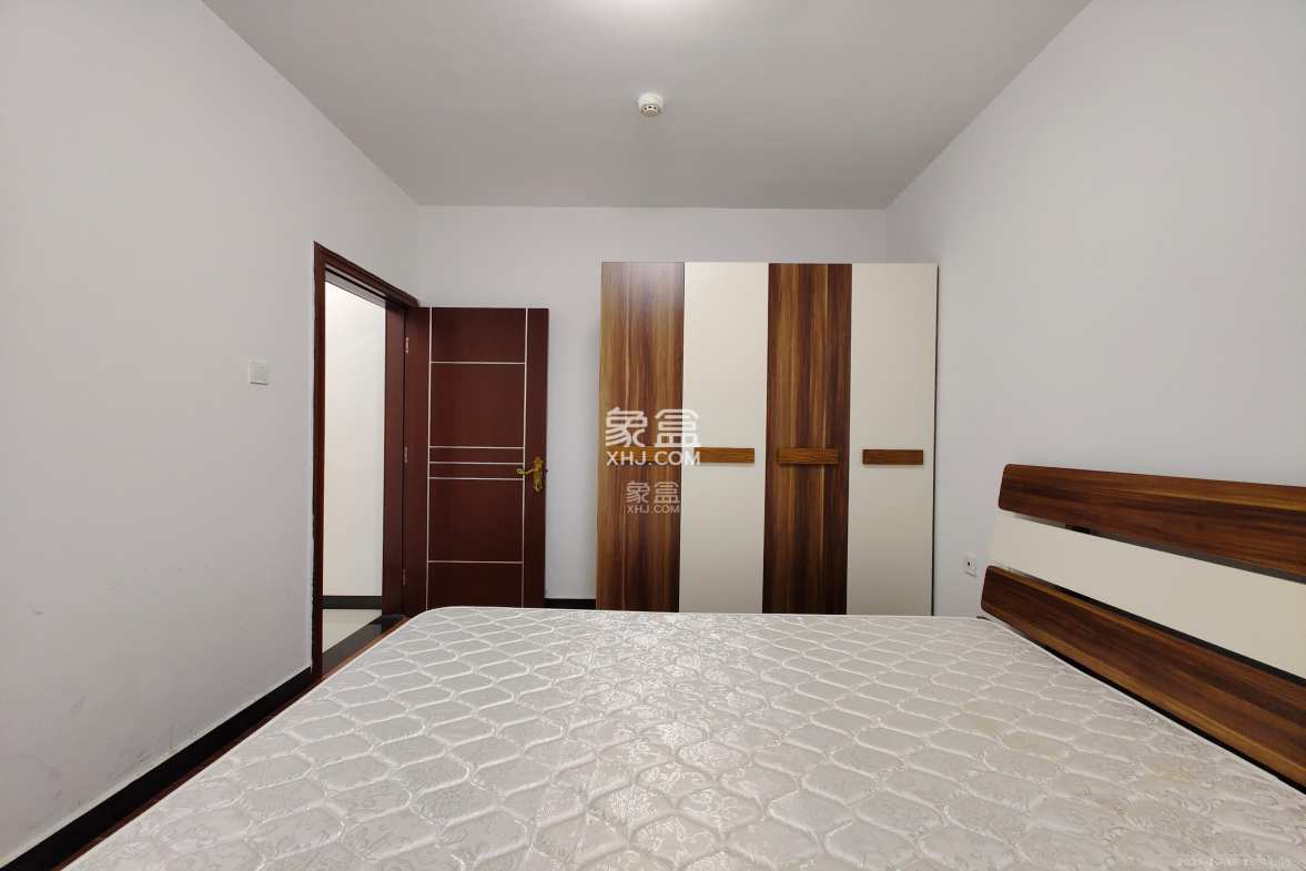 保利西海岸B区  3室2厅1卫    3000.0元/月 保利西海岸B区  3室2厅1卫    3000.0元/月室内图