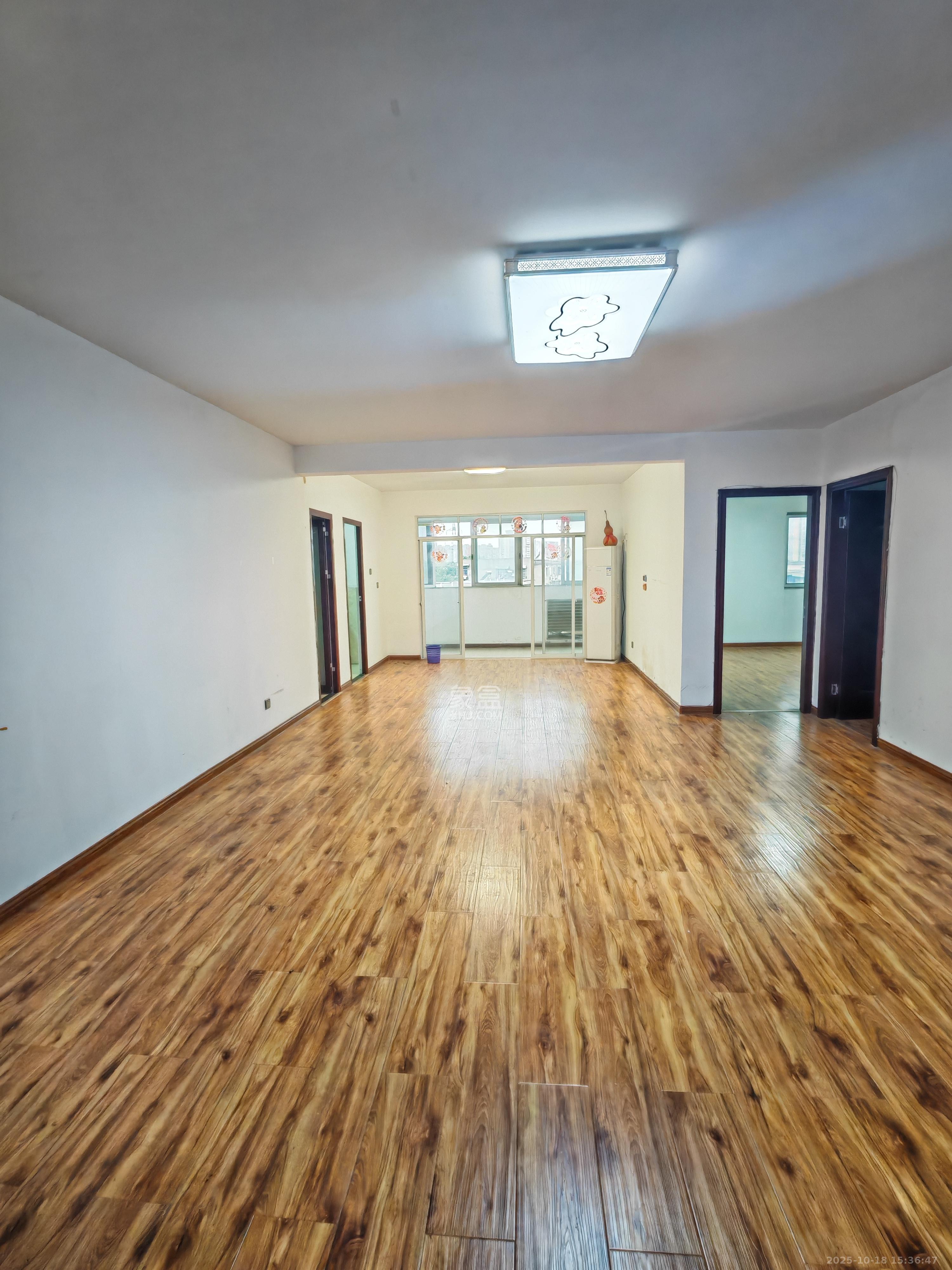 南园小区  2室2厅1卫    1800.0元/月