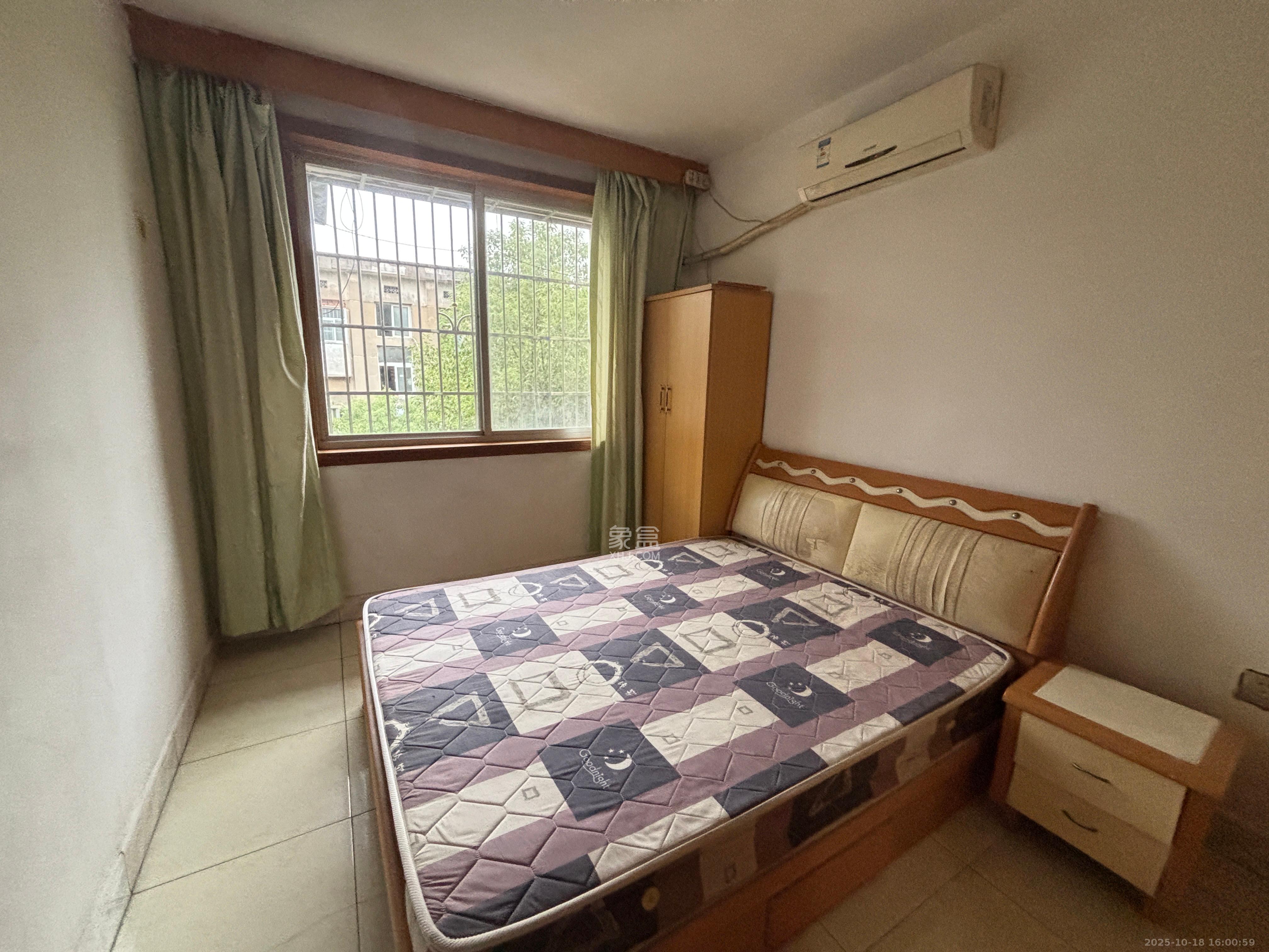 中建五局信和苑三区  2室1厅1卫    1200.0元/月室内图