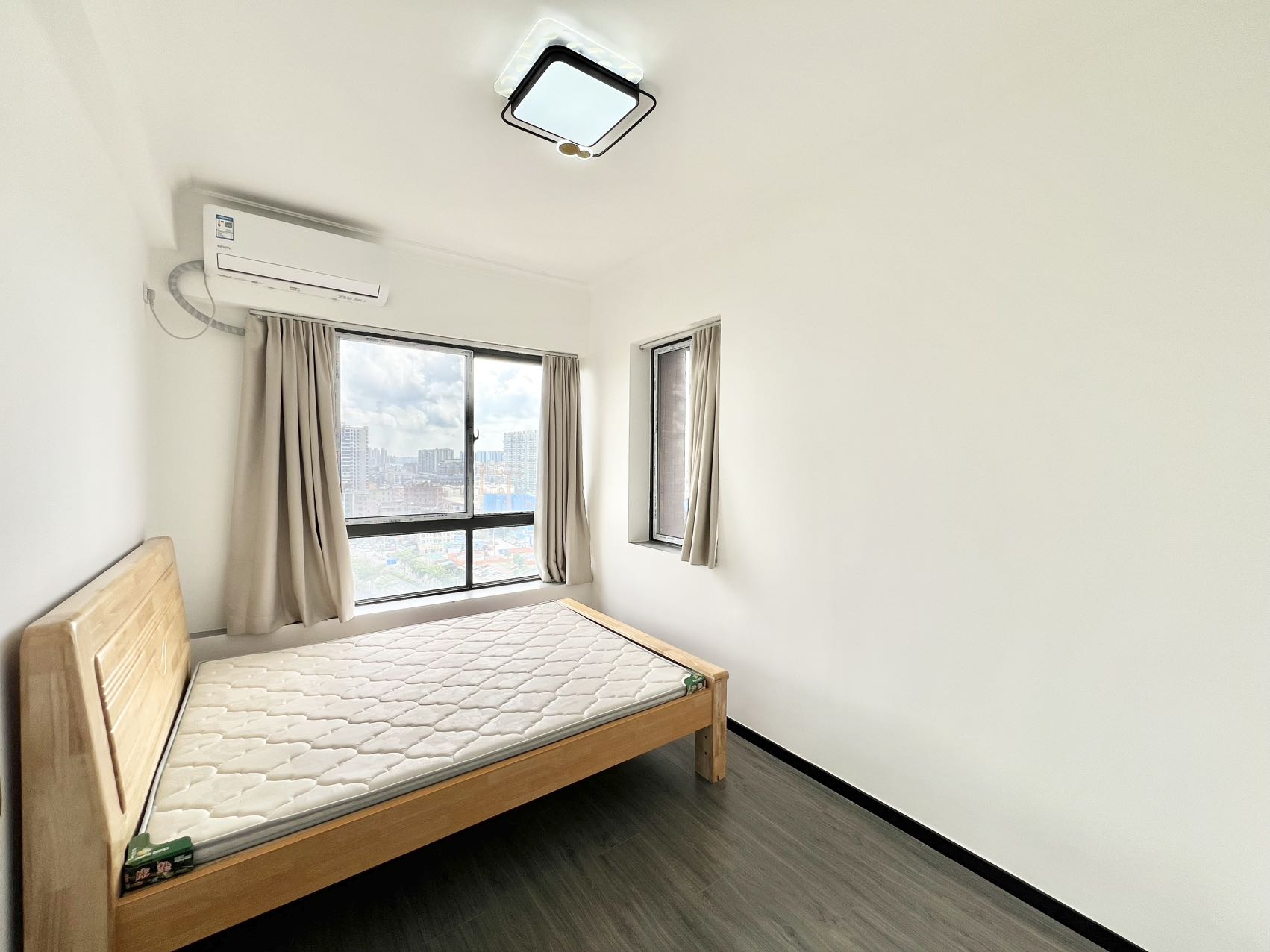 金城天鹅湖  3室2厅1卫    2700.0元/月 金城天鹅湖  3室2厅1卫    2700.0元/月室内图