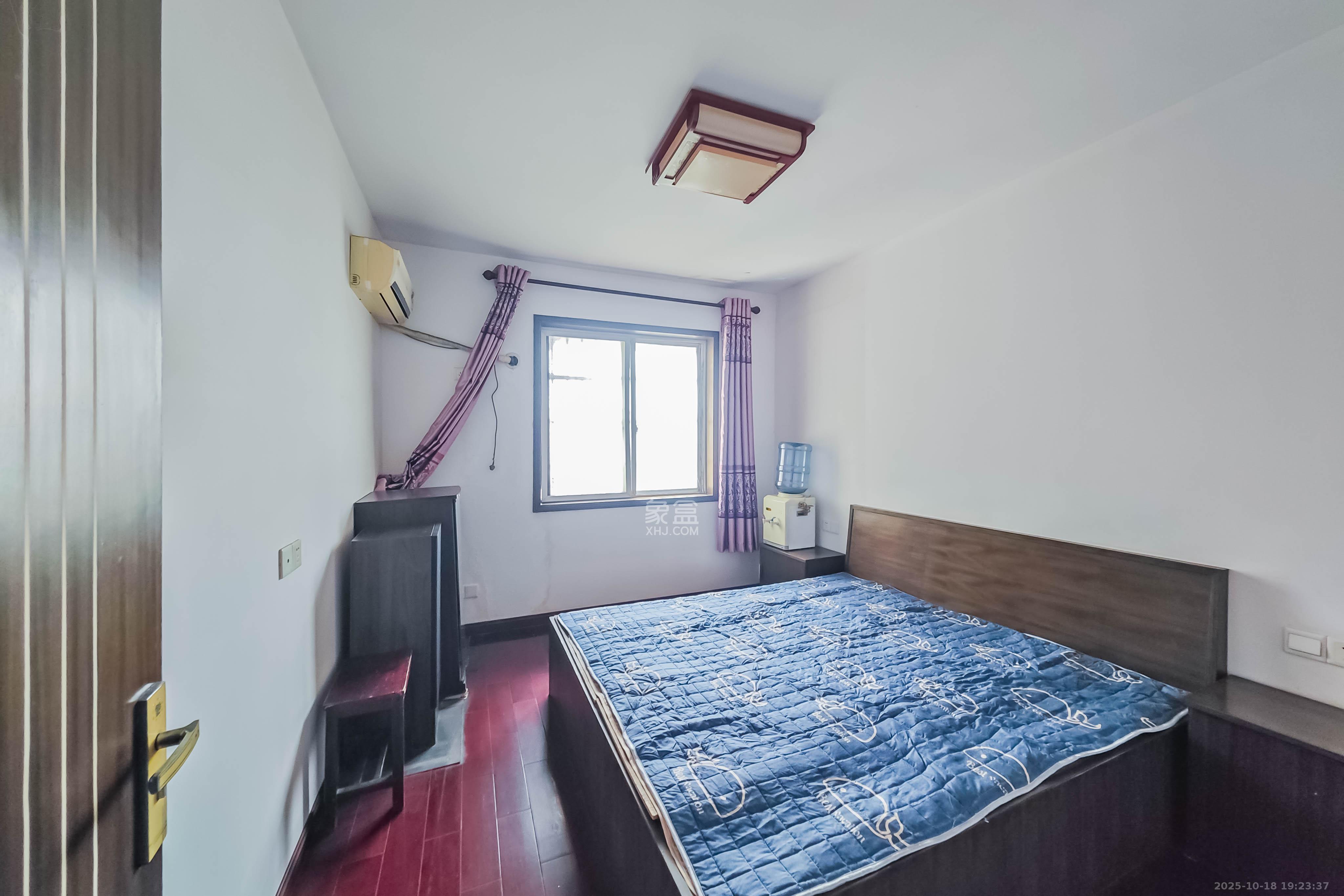 龙吉湾小区(龙瑞尚苑) 2室1厅1卫 42.0万 龙吉湾小区(龙瑞尚苑) 2室1厅1卫 42.0万卧室