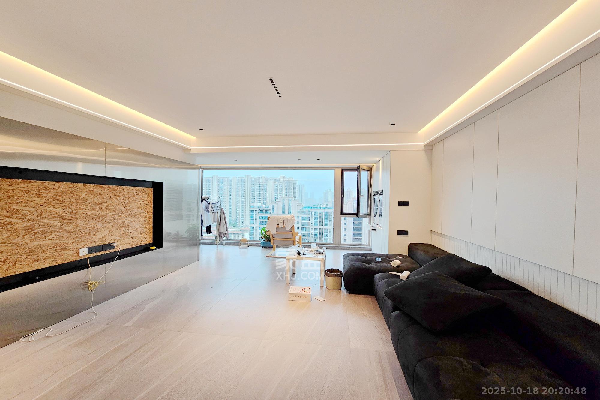 明昇壹城(明昇时代广场)二期  4室2厅2卫    258.0万 明昇壹城(明昇时代广场)二期  4室2厅2卫    258.0万客厅