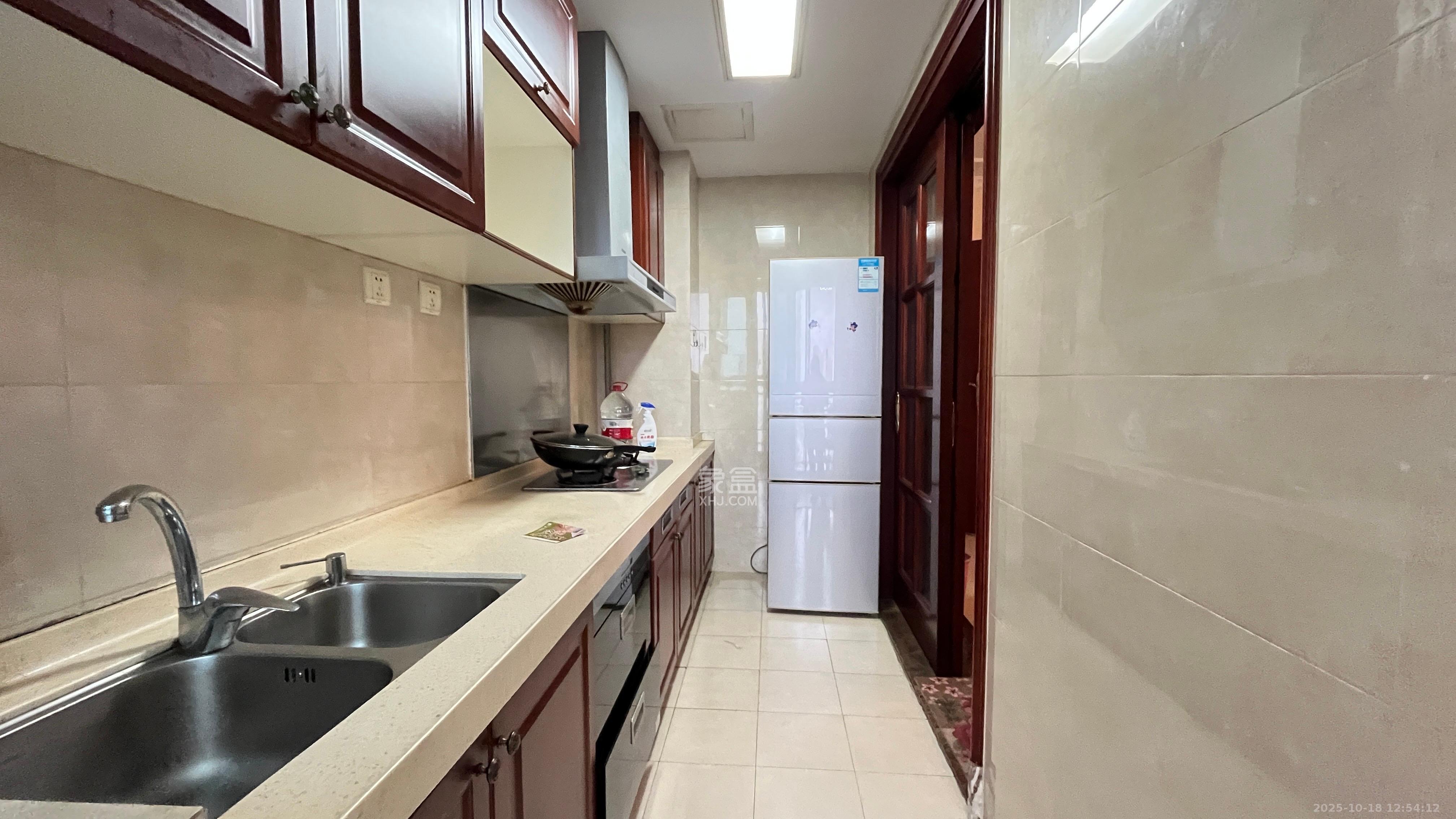 恒大雅苑 2室2厅2卫 2200.0元/月 恒大雅苑 2室2厅2卫 2200.0元/月室内图