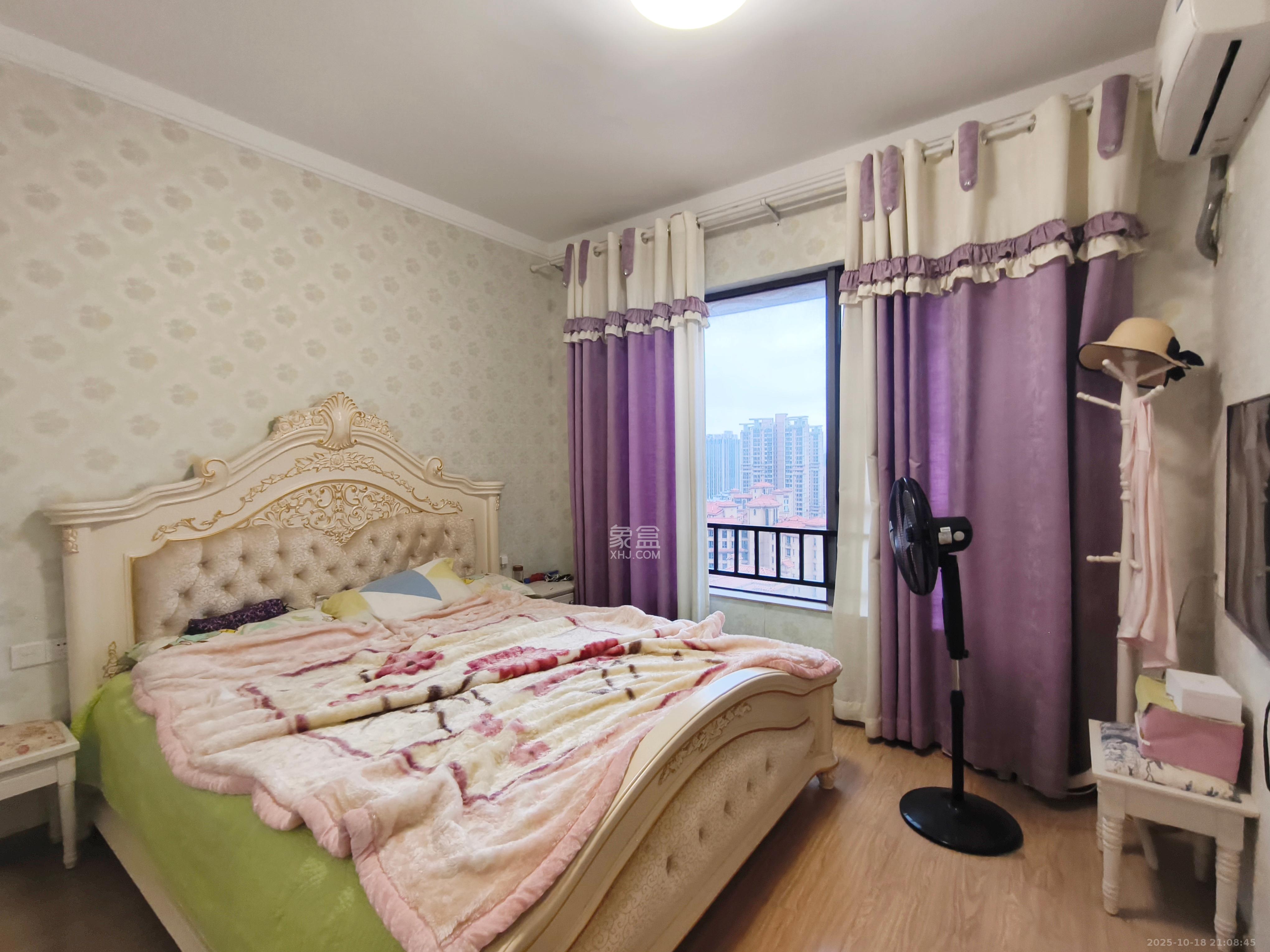 珠江郦城薰衣道  3室2厅1卫    2300.0元/月 珠江郦城薰衣道  3室2厅1卫    2300.0元/月室内图