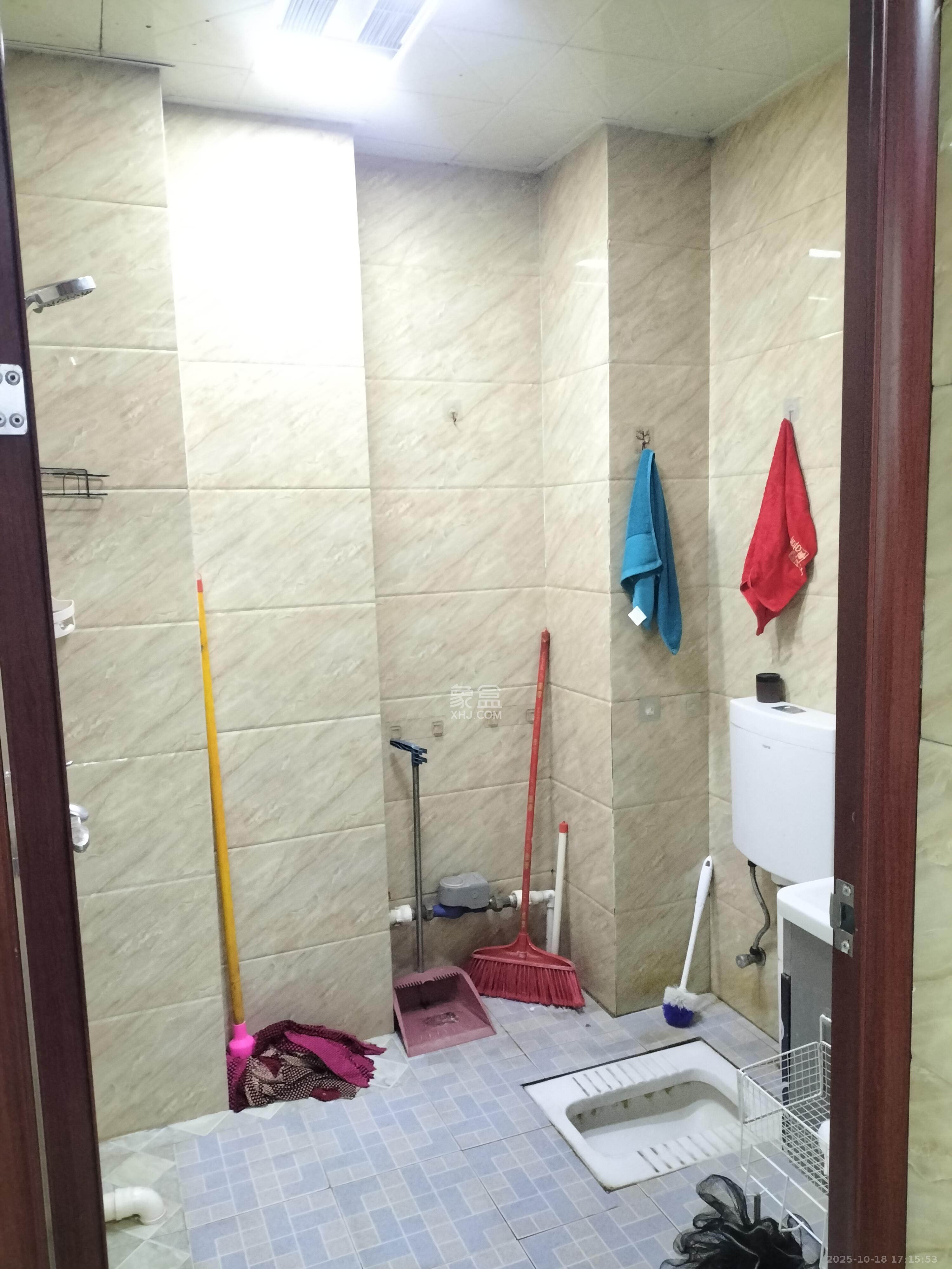 骑龙安置小区  1室1厅1卫    1300.0元/月室内图