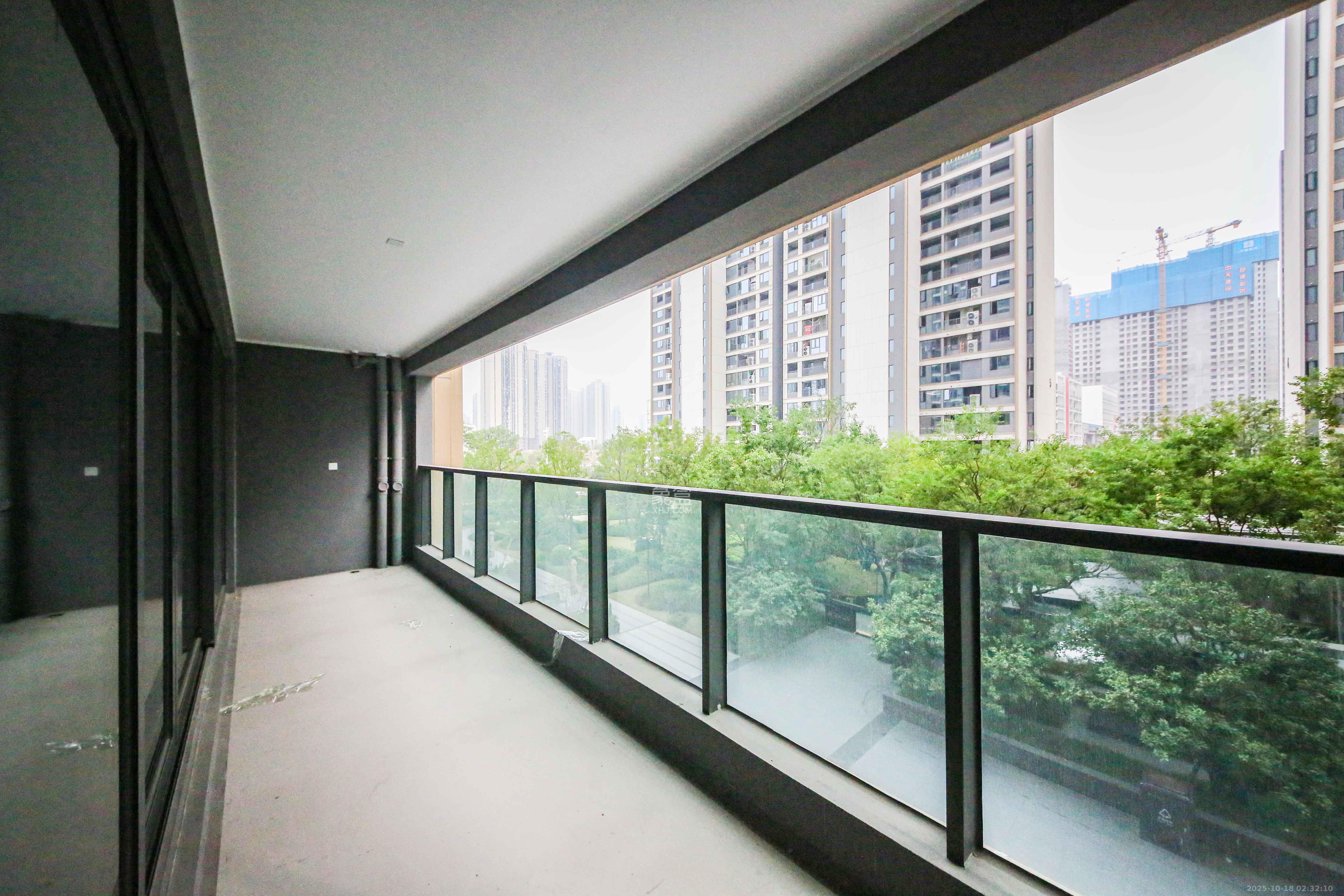 长沙润府A区 4室2厅2卫 349.0万 长沙润府A区 4室2厅2卫 349.0万阳台