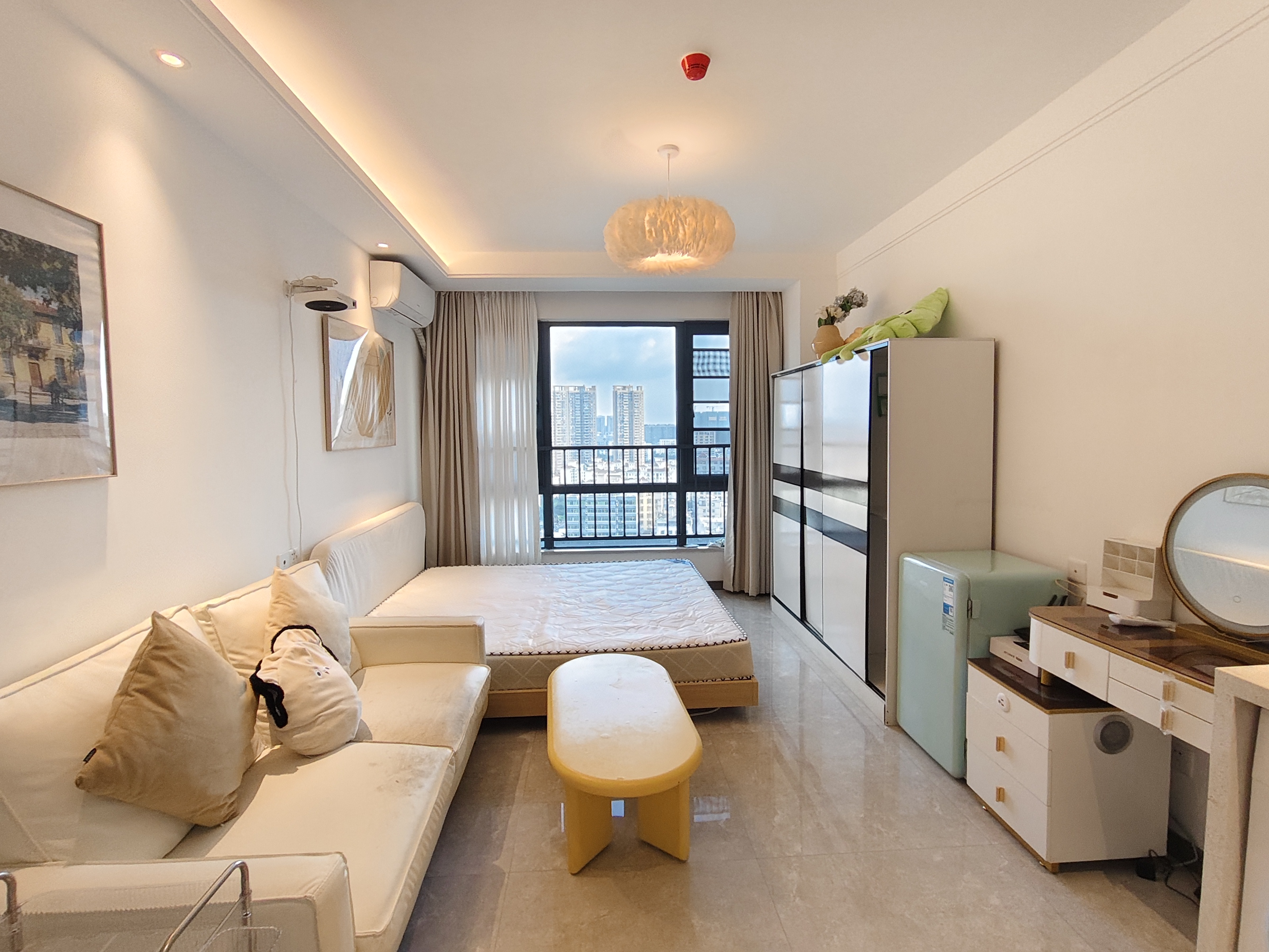 龙湖光年  1室0厅1卫    1800.0元/月 龙湖光年  1室0厅1卫    1800.0元/月室内图