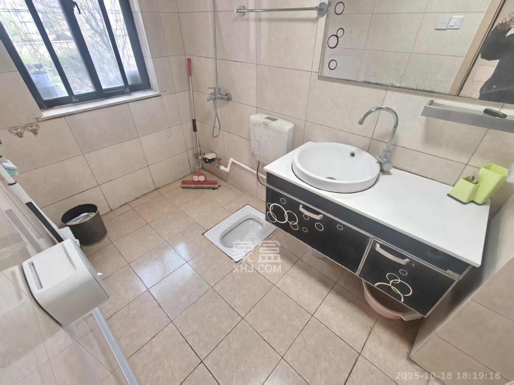 保利花园  3室2厅2卫    2500.0元/月 保利花园  3室2厅2卫    2500.0元/月室内图