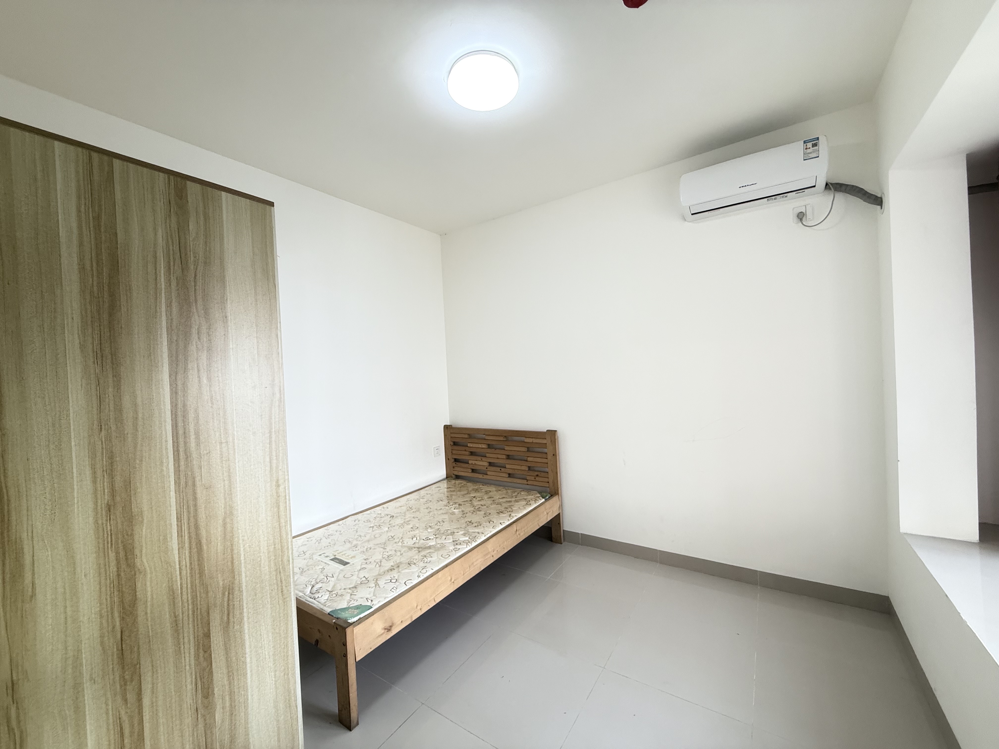 龙岐雅苑  2室2厅1卫    2500.0元/月 龙岐雅苑  2室2厅1卫    2500.0元/月室内图