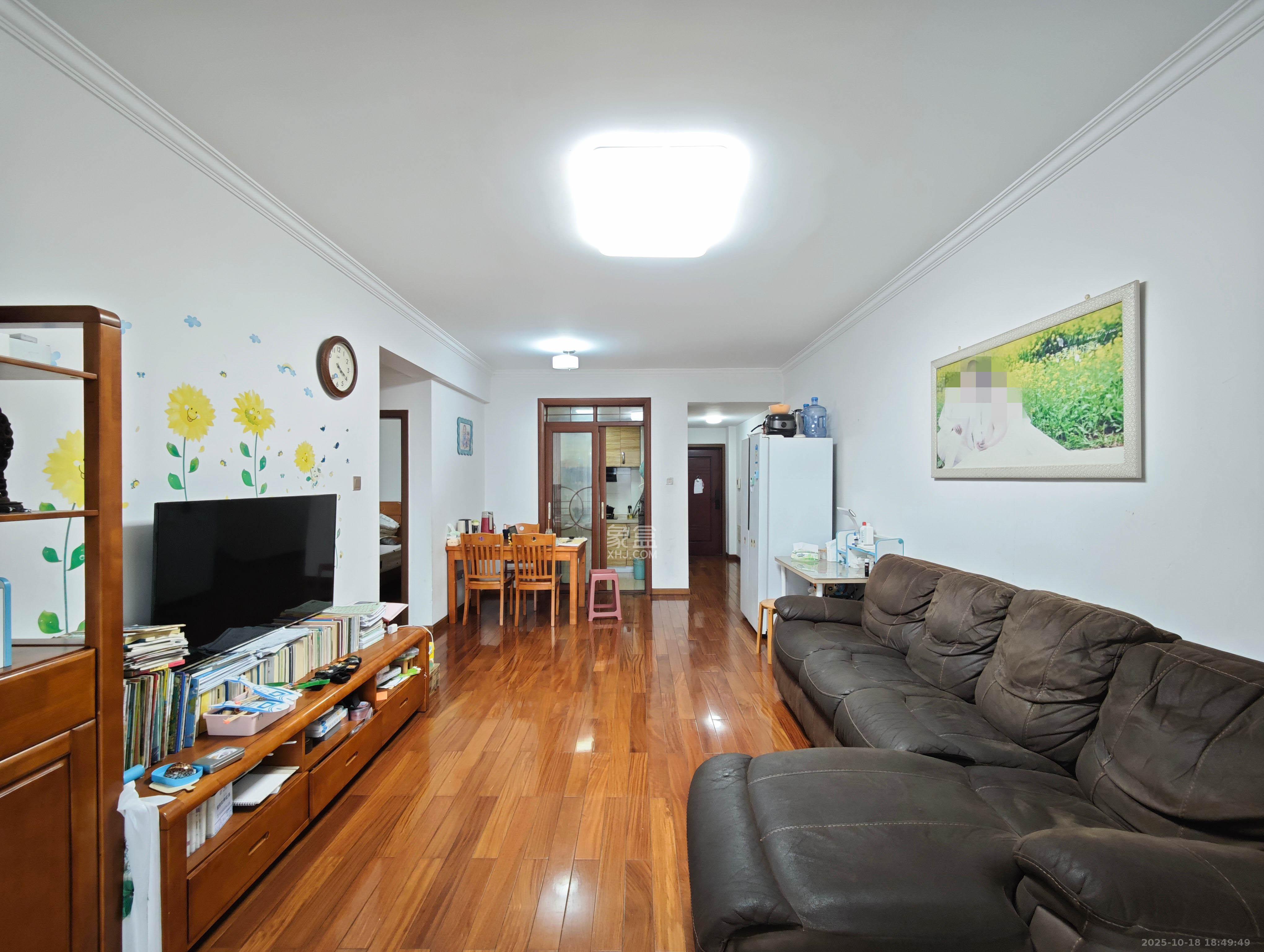 南庭城果 3室2厅1卫 60.0万 南庭城果 3室2厅1卫 60.0万客厅