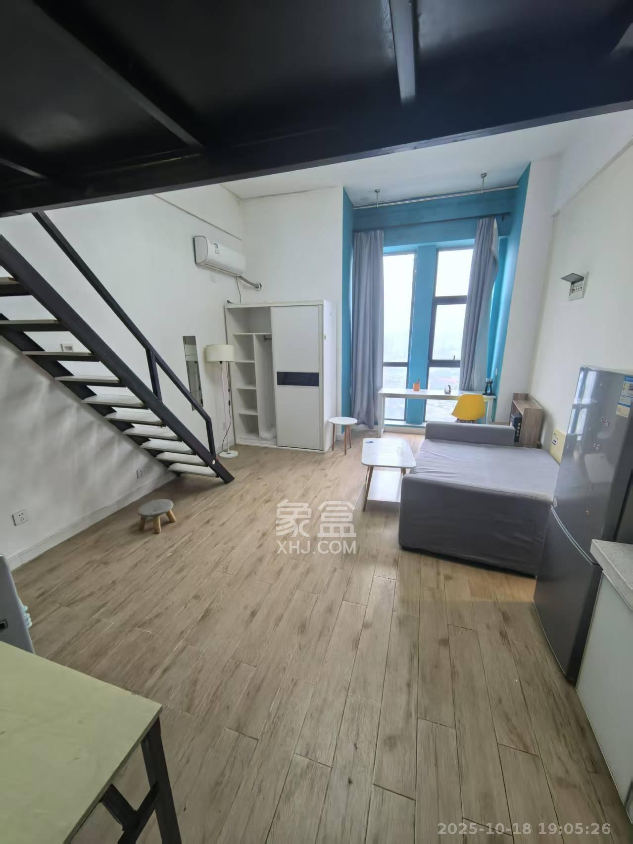 新世界广场  1室1厅1卫    1300.0元/月 新世界广场  1室1厅1卫    1300.0元/月室内图