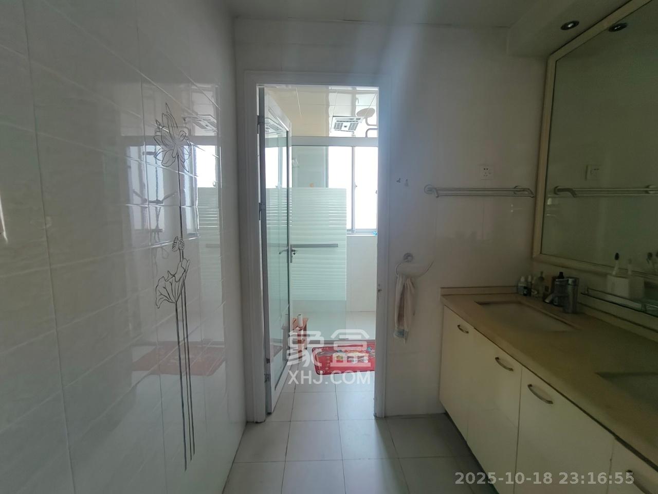 佳馨园  5室2厅2卫    4000.0元/月 佳馨园  5室2厅2卫    4000.0元/月室内图