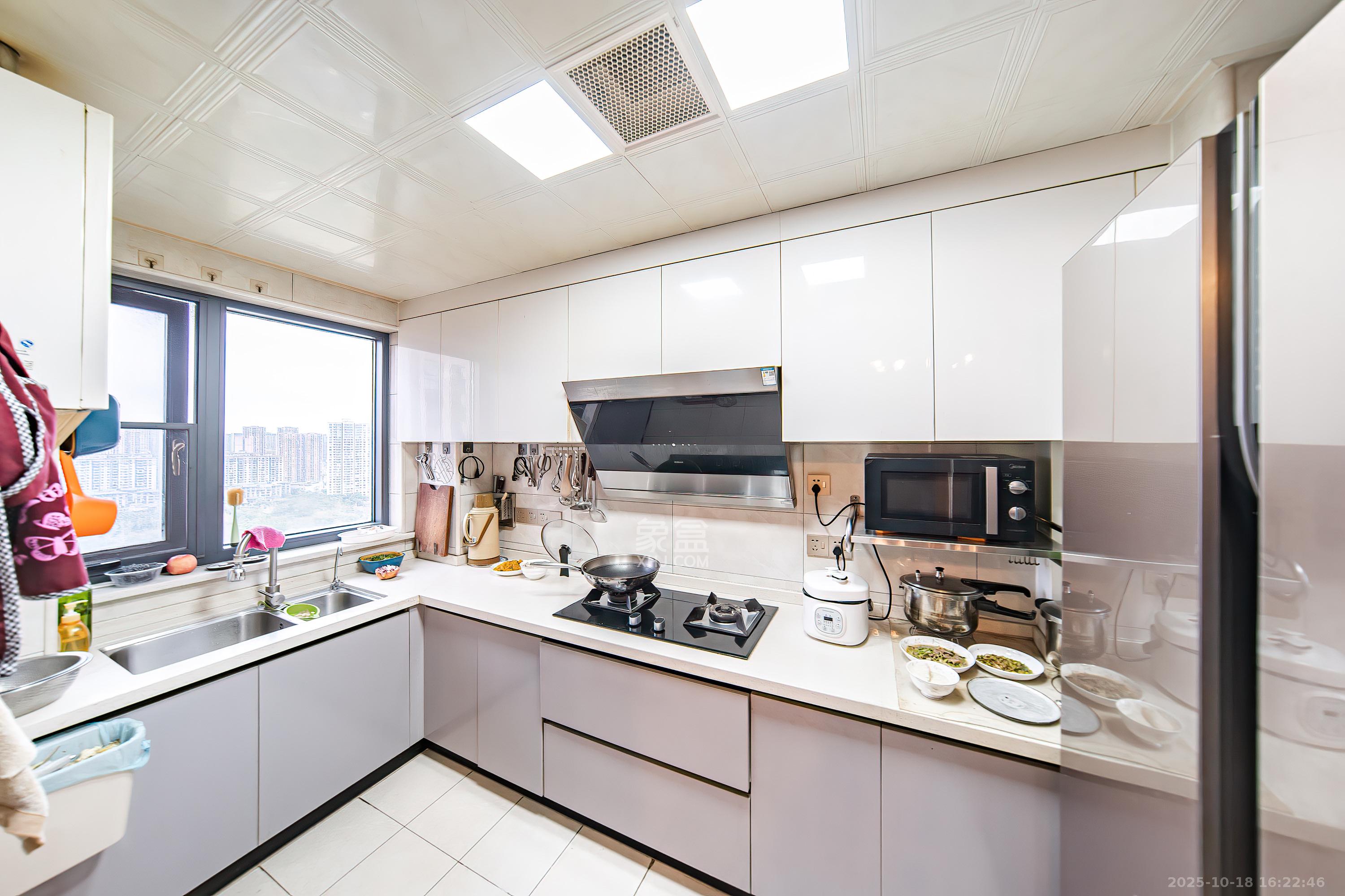 湘熙水郡（观澜海赋家园）  4室2厅2卫    180.0万厨房