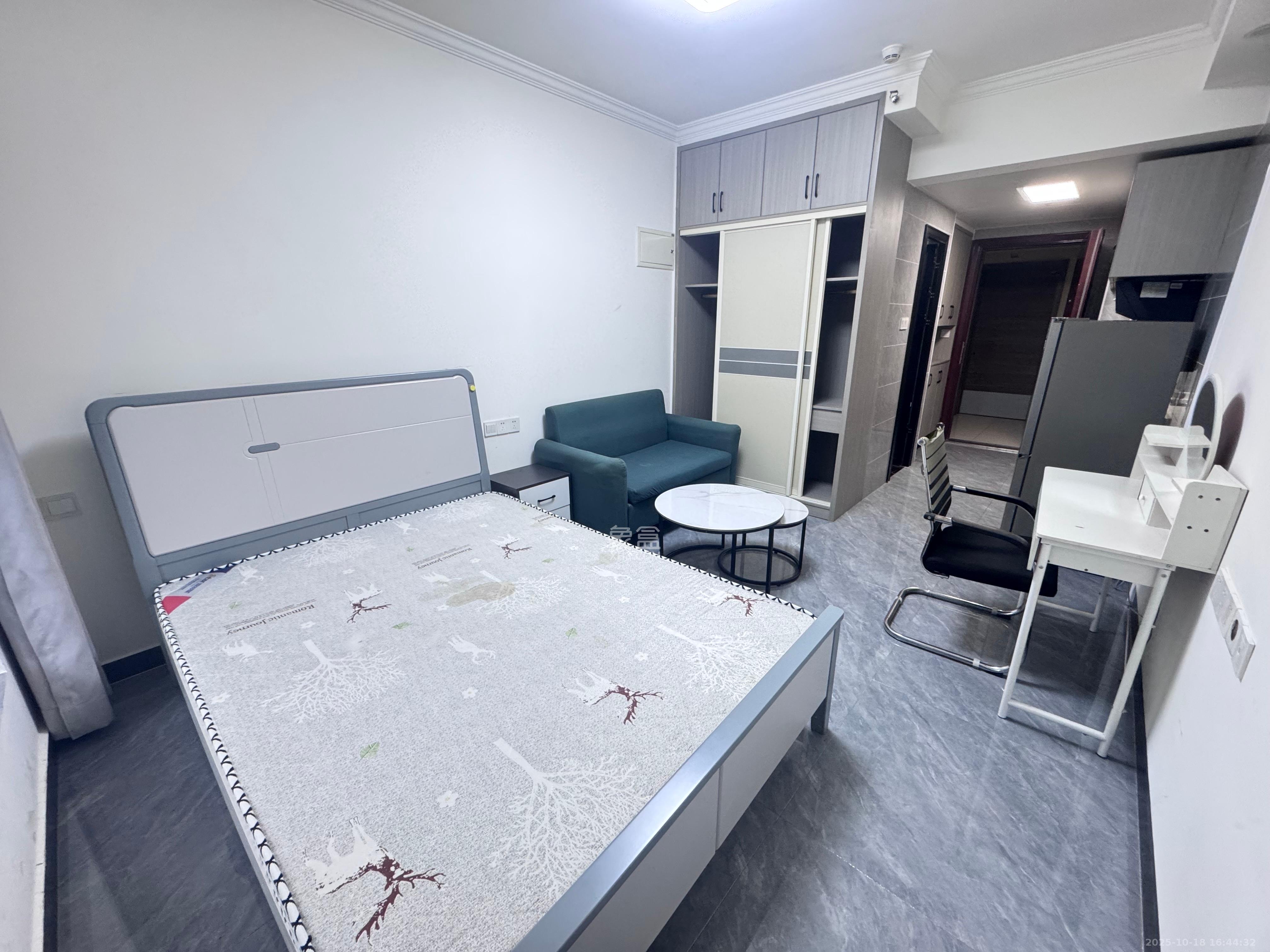 碧桂园城市之光  1室1厅1卫    1450.0元/月