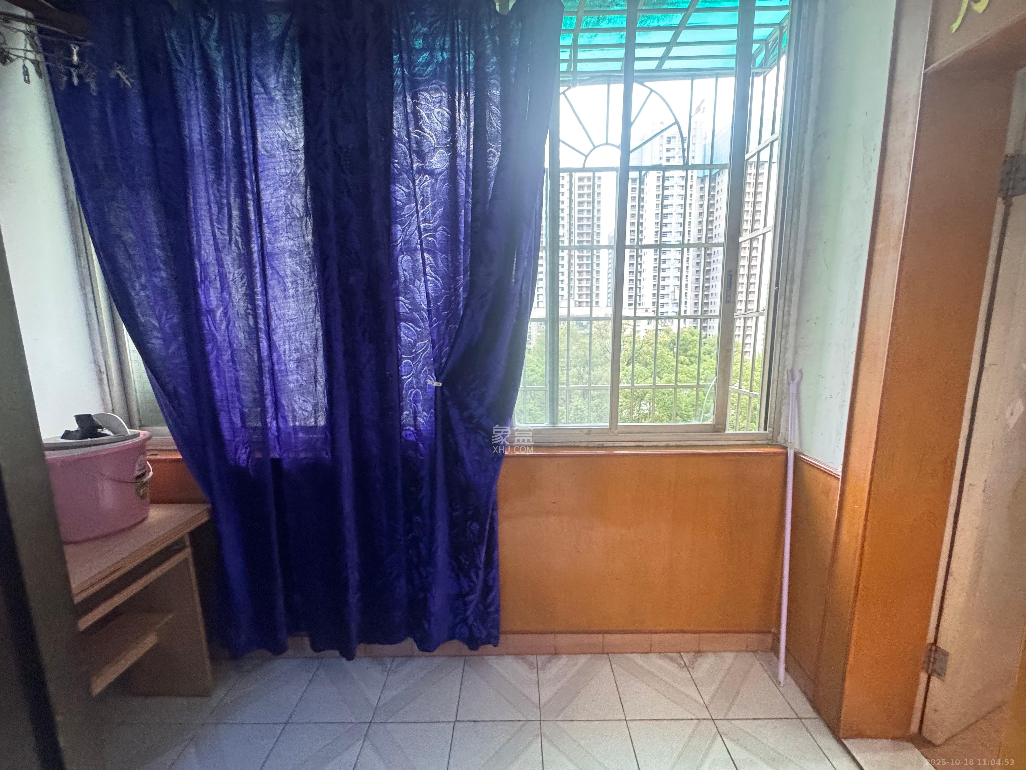 长沙卷烟厂高层小区  1室1厅1卫    1500.0元/月室内图