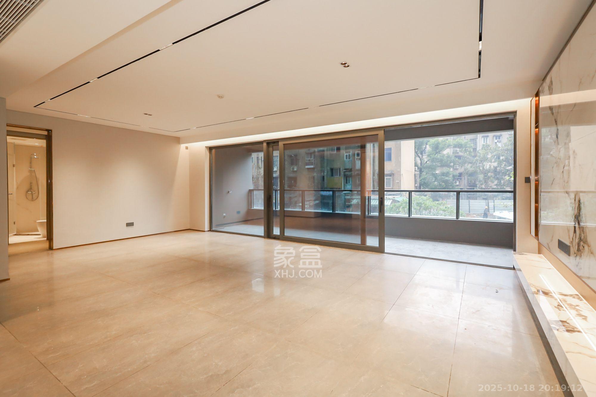 长沙悦府(华润万象城)  4室2厅3卫    9000.0元/月 长沙悦府(华润万象城)  4室2厅3卫    9000.0元/月