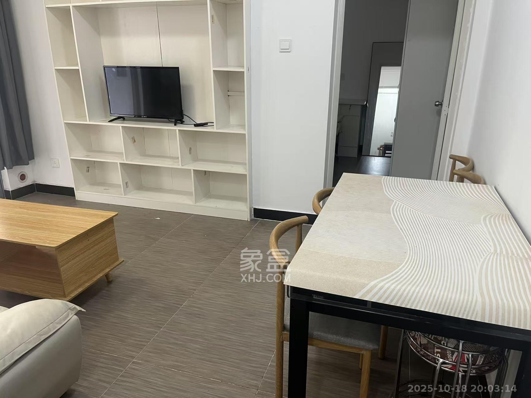 汇景豪庭  1室1厅1卫    1800.0元/月 汇景豪庭  1室1厅1卫    1800.0元/月室内图