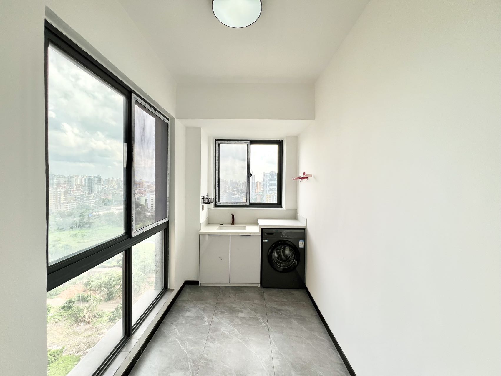 金城天鹅湖  3室2厅1卫    2700.0元/月 金城天鹅湖  3室2厅1卫    2700.0元/月室内图