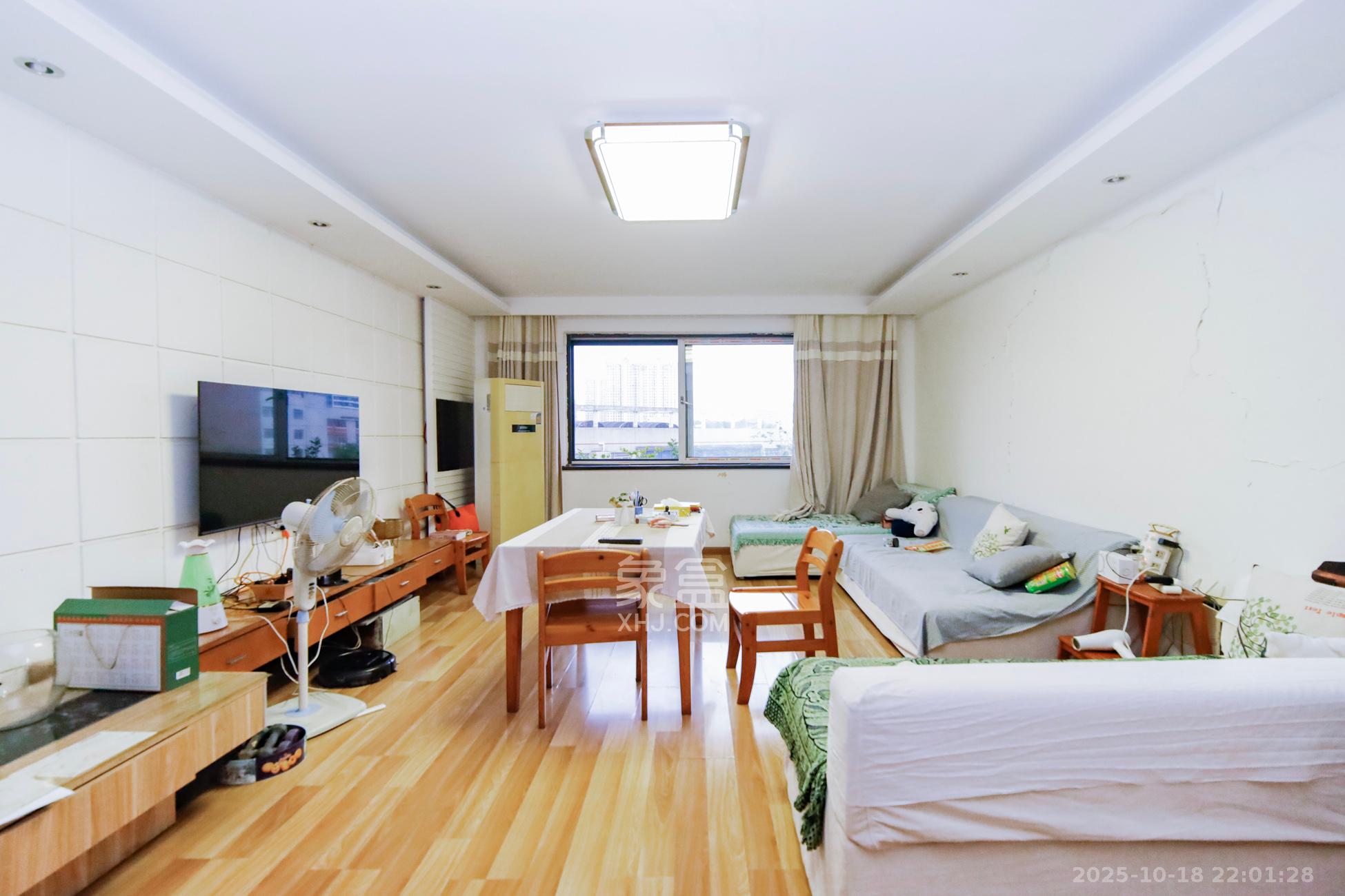 香溢豪庭  3室2厅2卫    90.0万