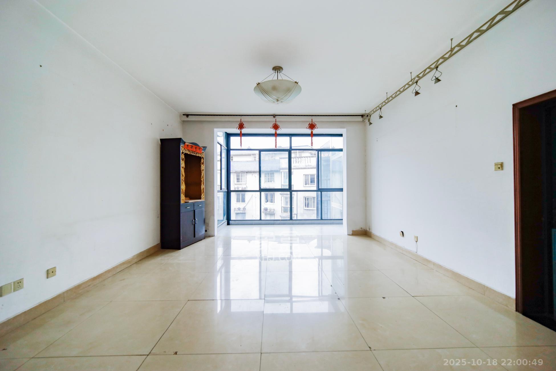 融城花苑  4室2厅3卫    120.0万