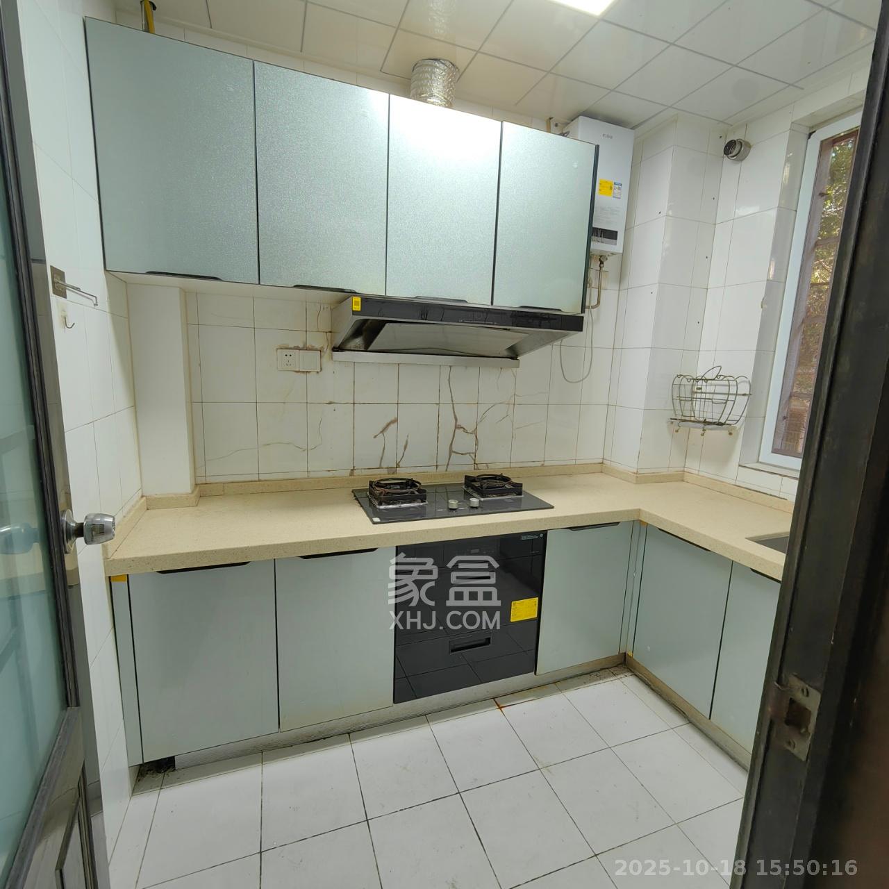 中南汽车世界 3室2厅1卫 1600.0元/月 中南汽车世界 3室2厅1卫 1600.0元/月室内图