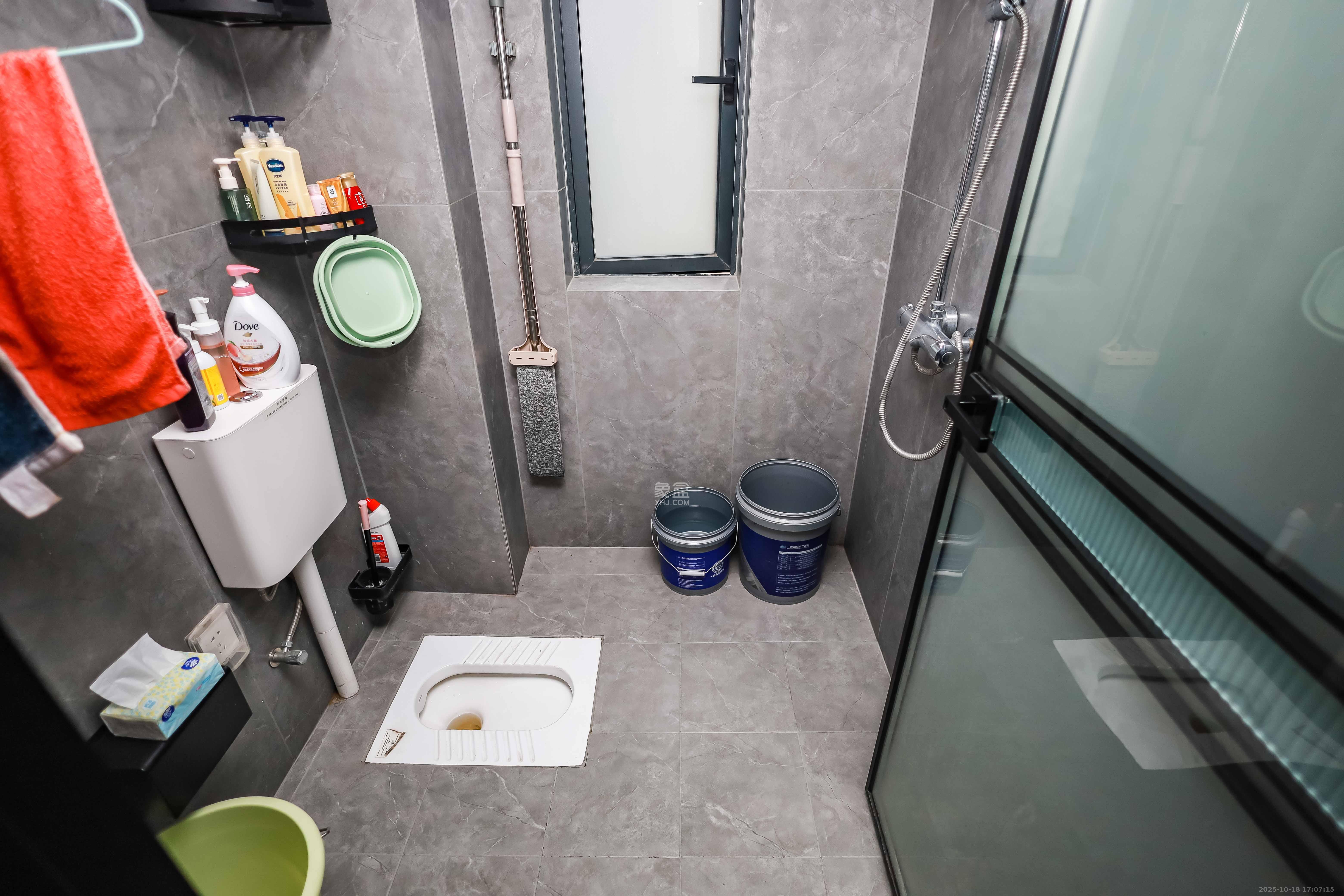 长房云时代  3室2厅1卫    88.0万卫生间