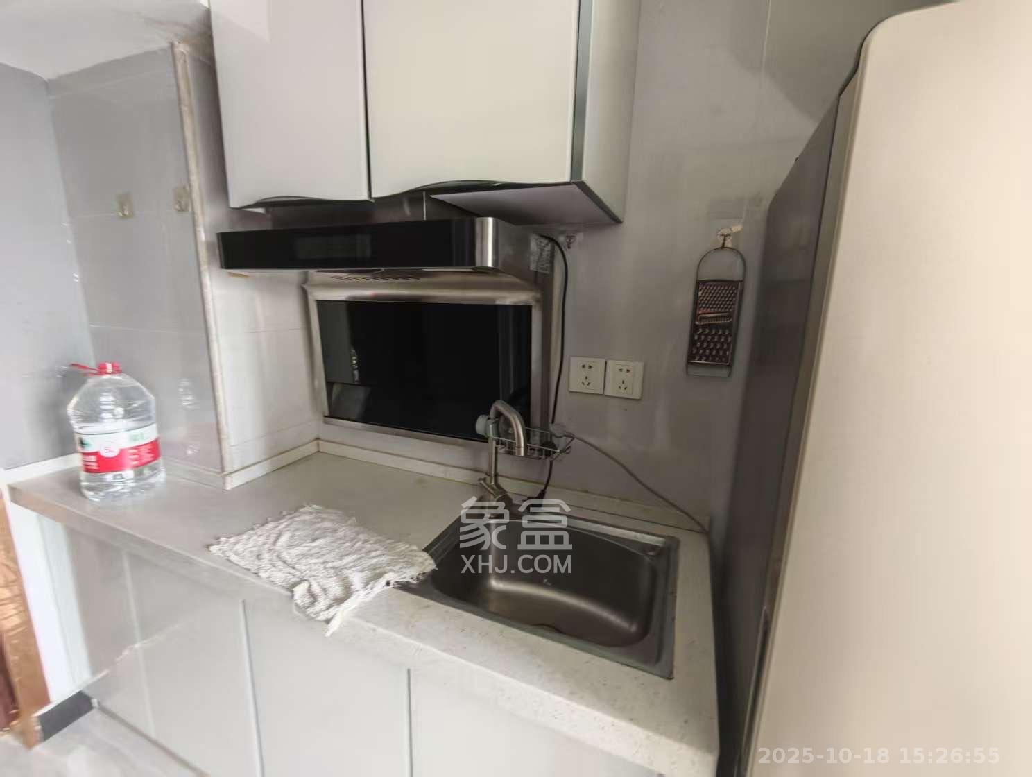 东盈商业广场(华泉城市广场)  1室1厅1卫    2000.0元/月 东盈商业广场(华泉城市广场)  1室1厅1卫    2000.0元/月室内图