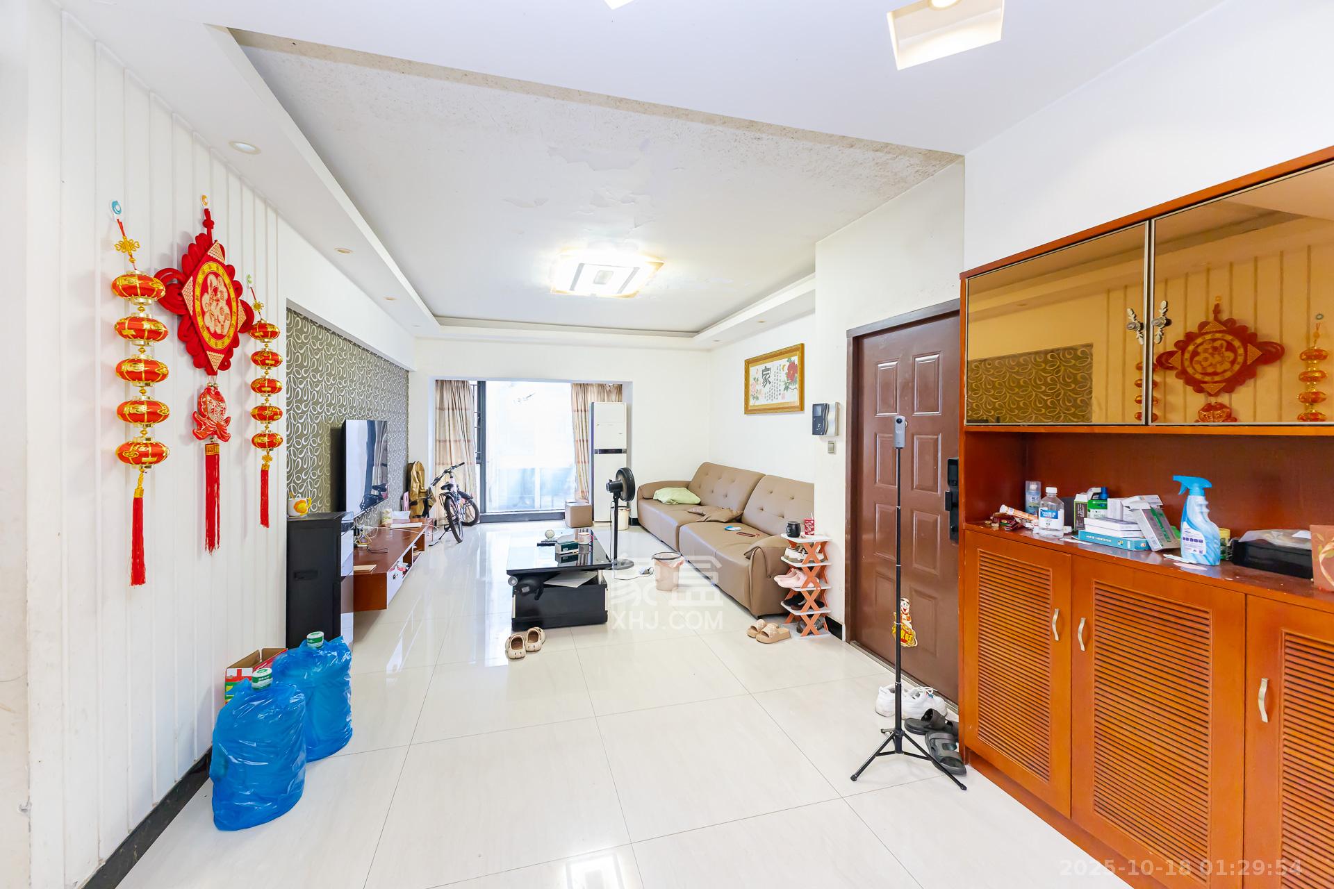 南山苏迪亚诺  3室2厅2卫    79.8万客厅