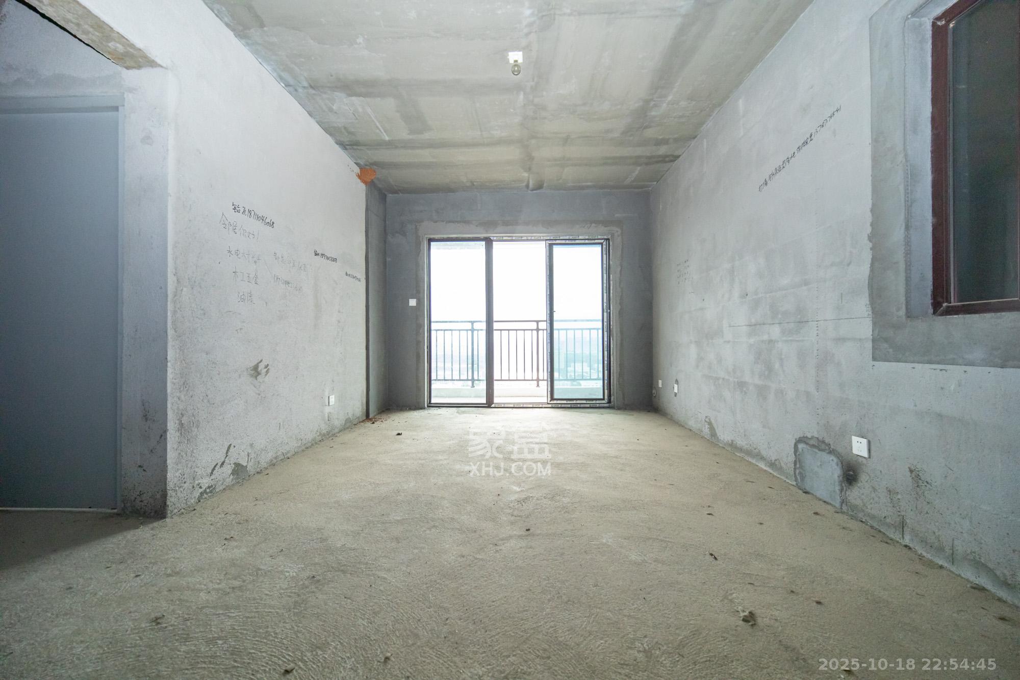 新长海广场 3室2厅1卫 53.8万 新长海广场 3室2厅1卫 53.8万客厅