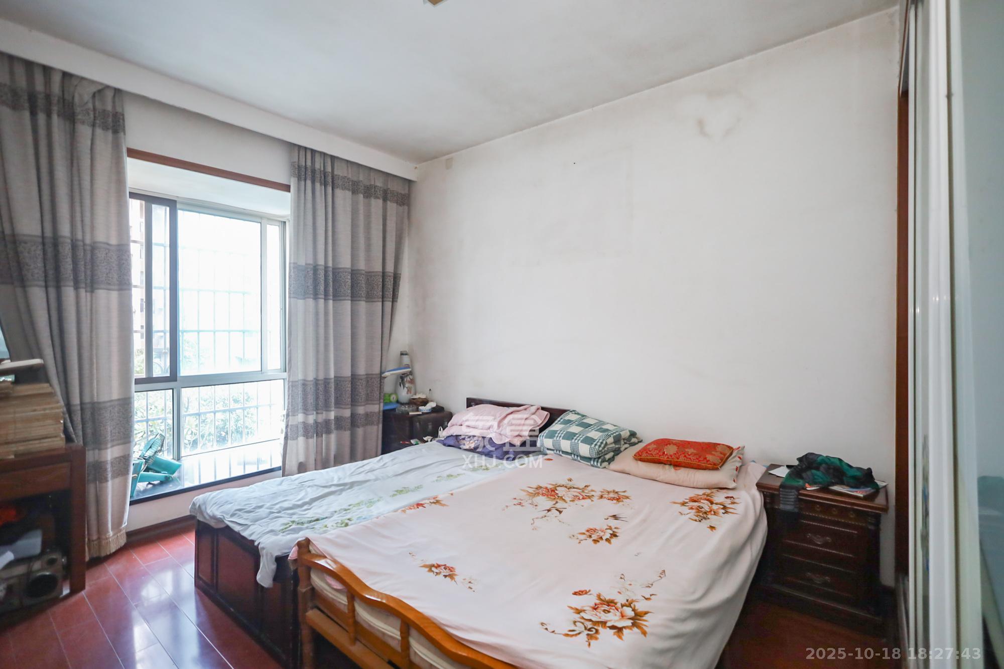 新雅园  3室2厅2卫    98.0万卧室