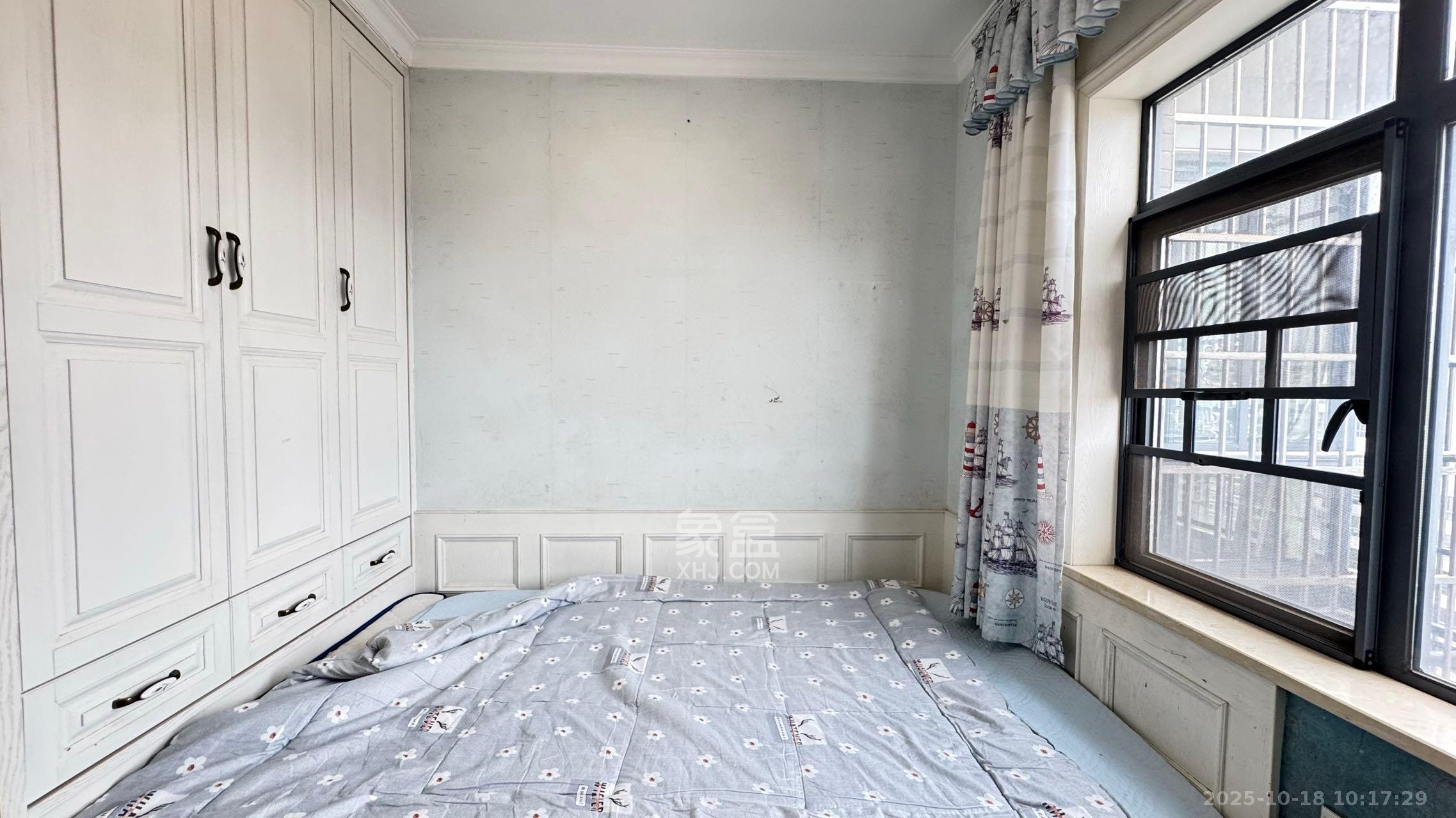 中国铁建国际城二期  4室2厅2卫    2400.0元/月室内图