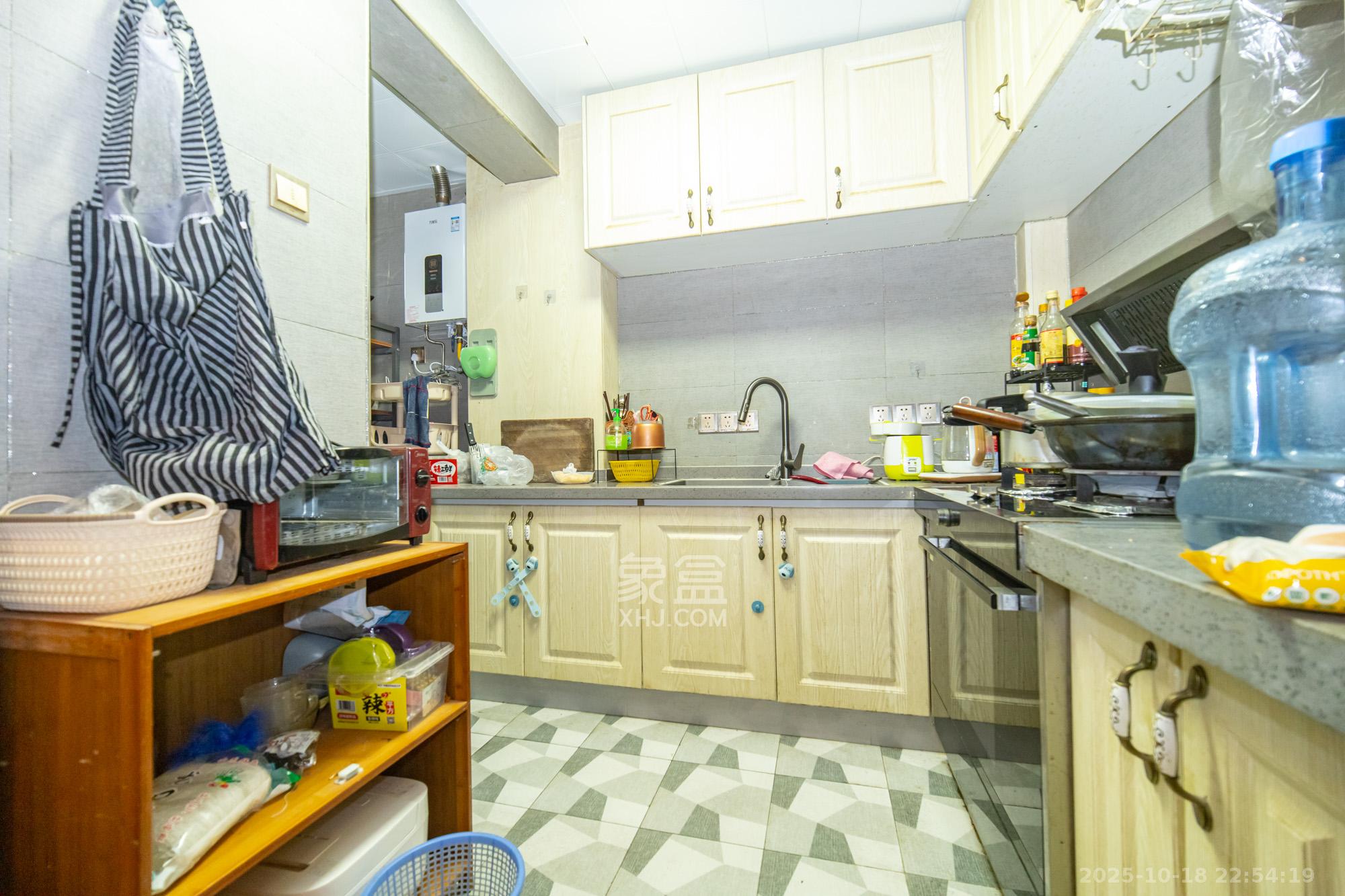 蝴蝶谷  3室2厅1卫    48.8万厨房